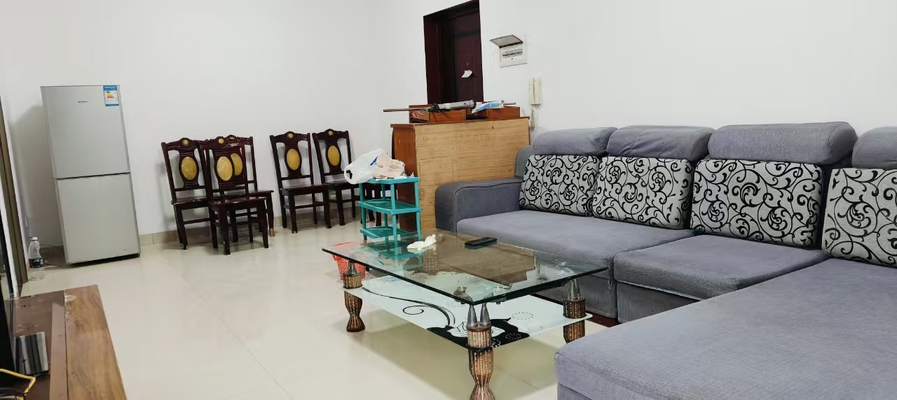 君馨名邸 1室2厅1卫 1400.0元/月 君馨名邸 1室2厅1卫 1400.0元/月室内图