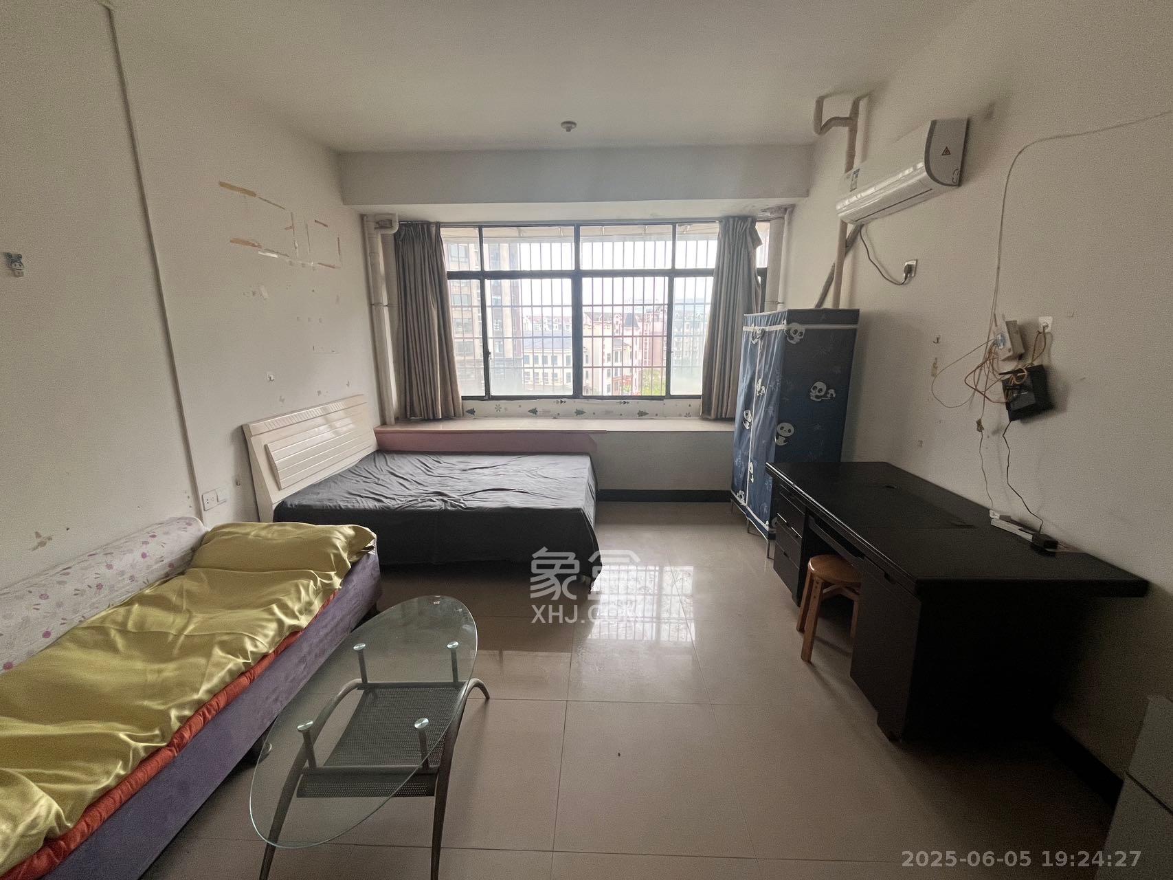 枫华府第 1室1厅1卫 1000.0元/月 枫华府第 1室1厅1卫 1000.0元/月室内图