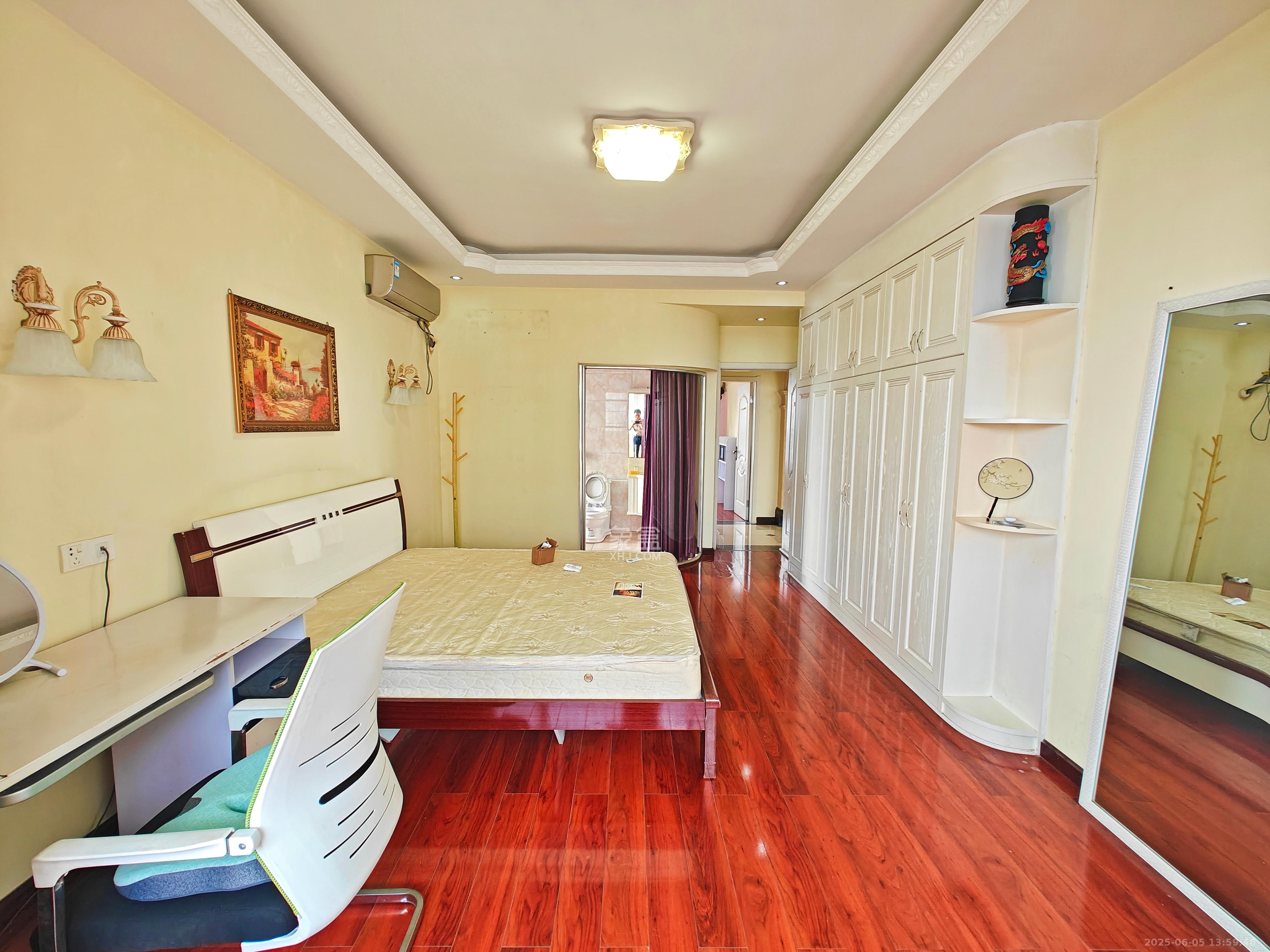 星邮公寓 4室2厅2卫 3000.0元/月 星邮公寓 4室2厅2卫 3000.0元/月室内图