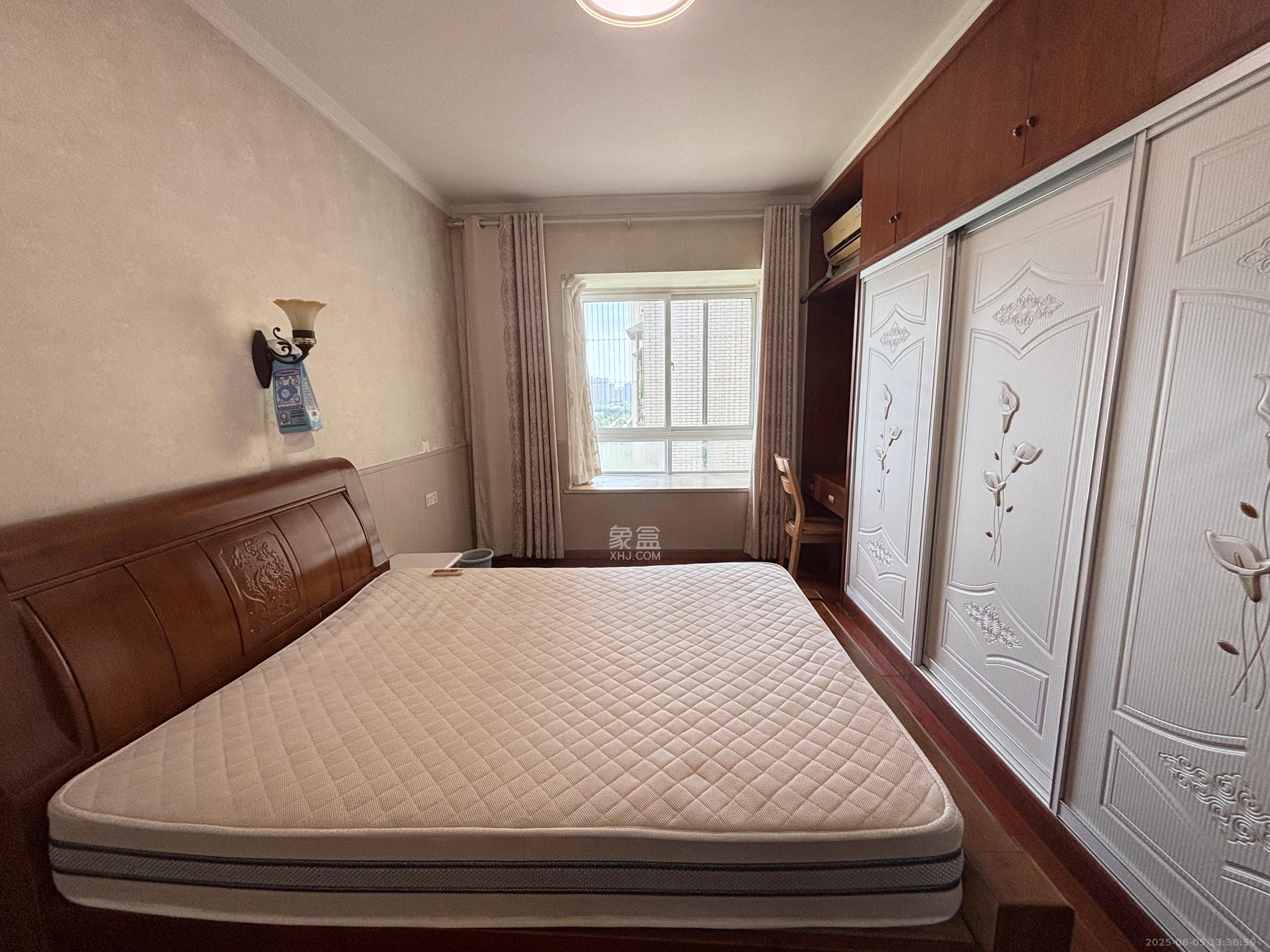 楚天中苑 3室2厅2卫 2500.0元/月 楚天中苑 3室2厅2卫 2500.0元/月室内图