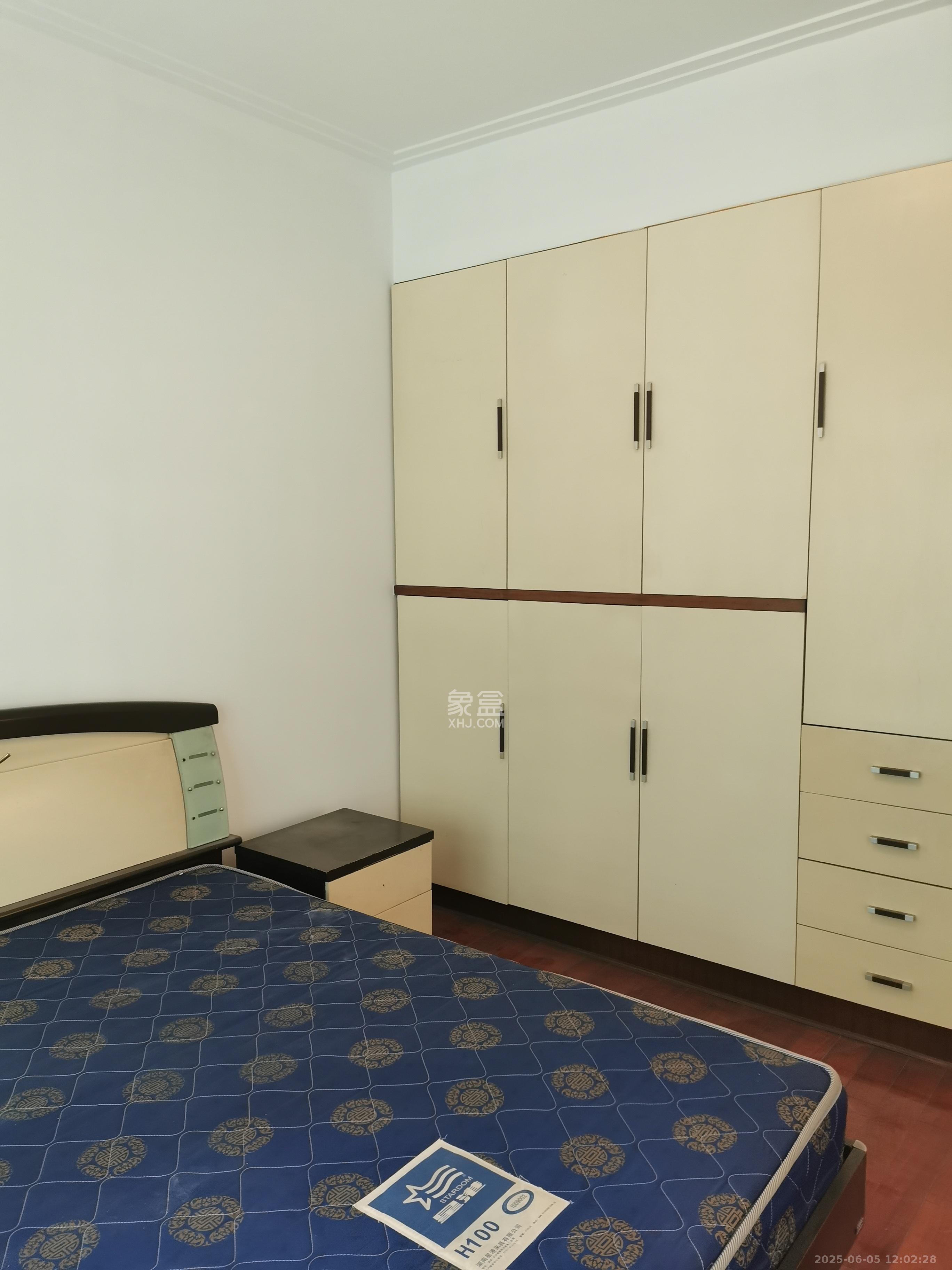 创远景园  3室2厅2卫    3600.0元/月 创远景园  3室2厅2卫    3600.0元/月室内图