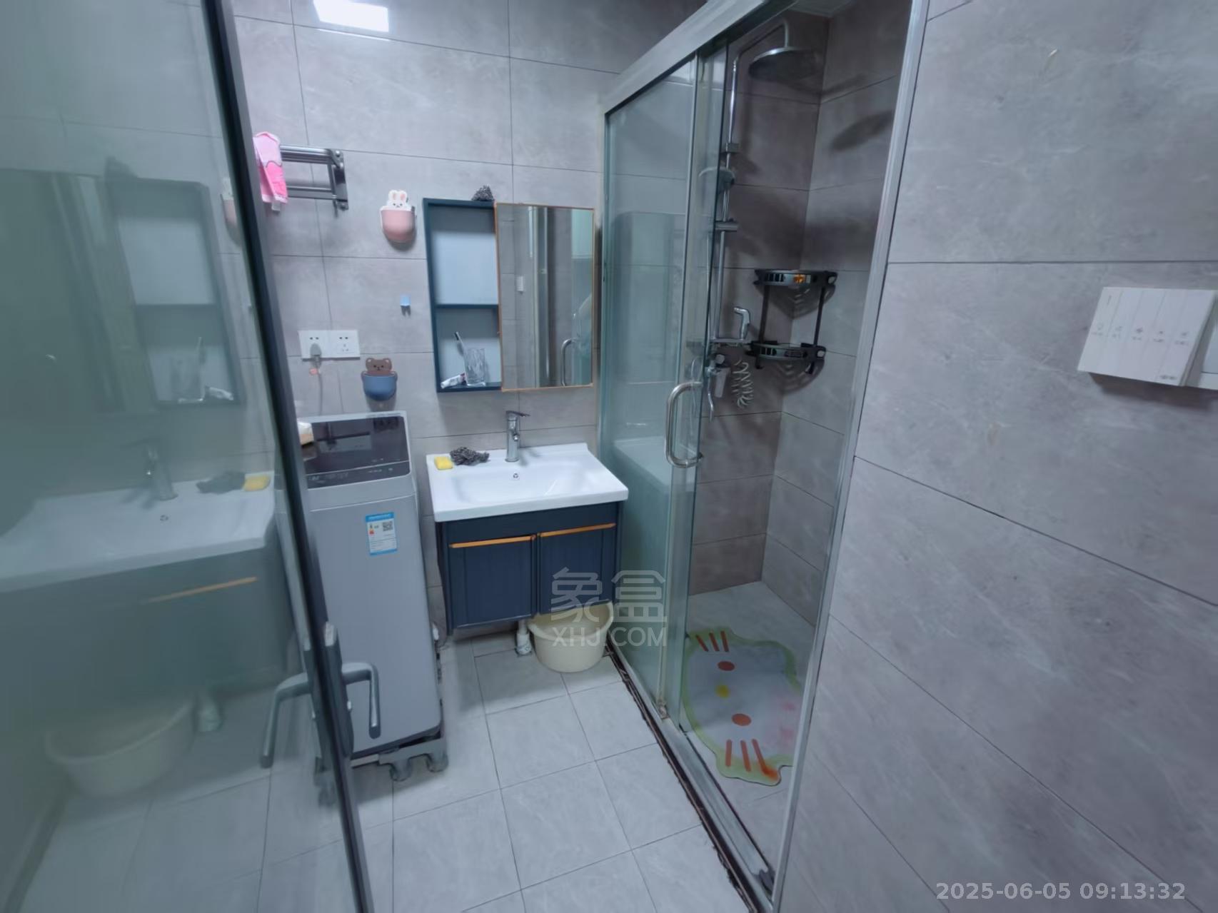 朗廷览江 1室0厅0卫 1600.0元/月 朗廷览江 1室0厅0卫 1600.0元/月室内图