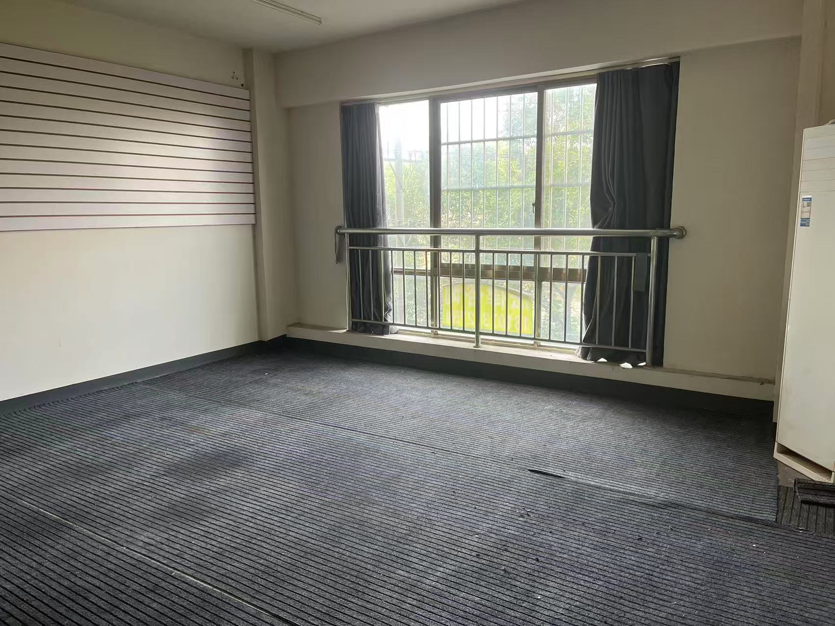 香格里拉 1室1厅1卫 900.0元/月 香格里拉 1室1厅1卫 900.0元/月室内图