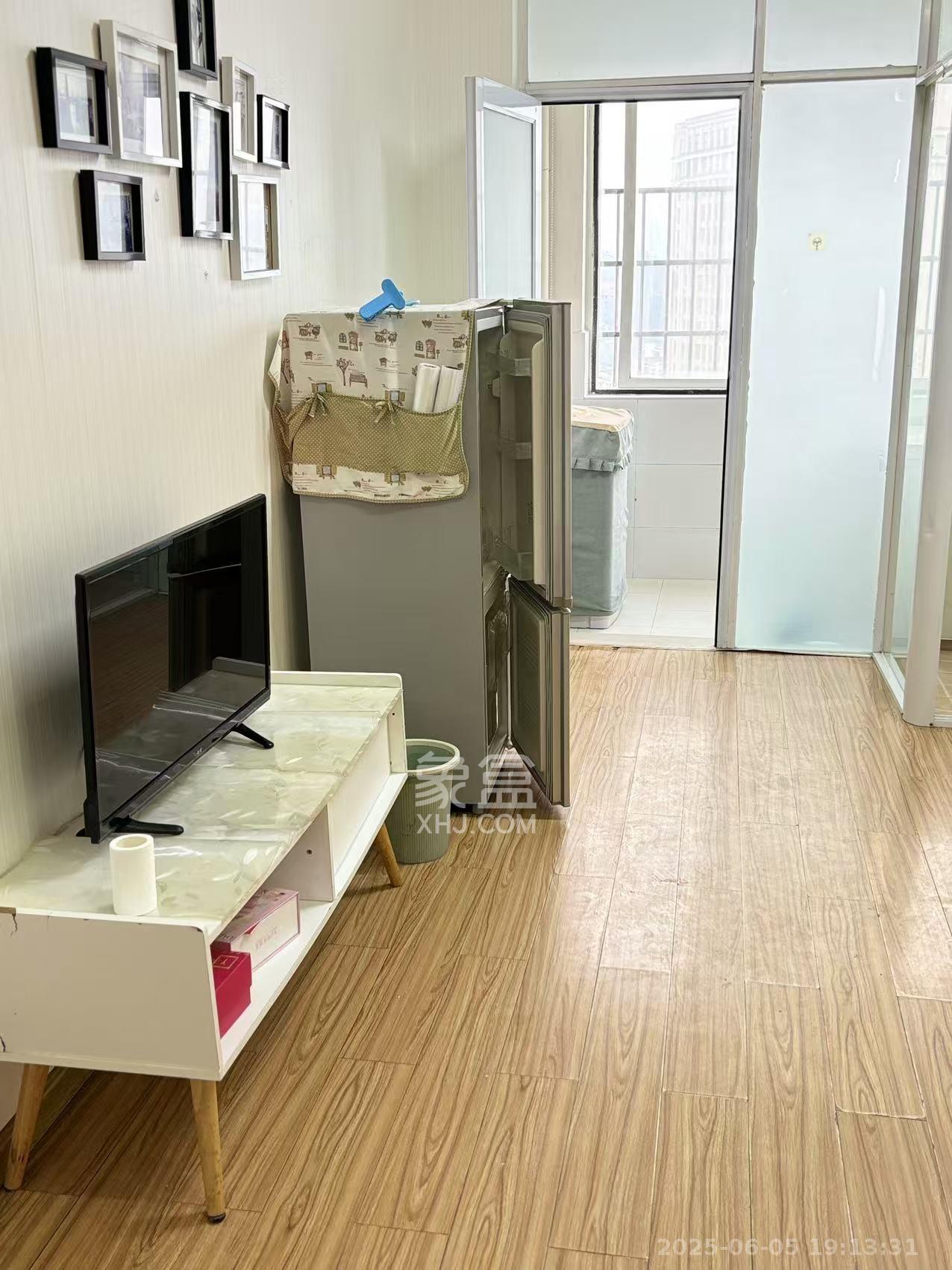金谷大厦（桐梓坡西路）  1室1厅1卫   1400.00元/月室内图