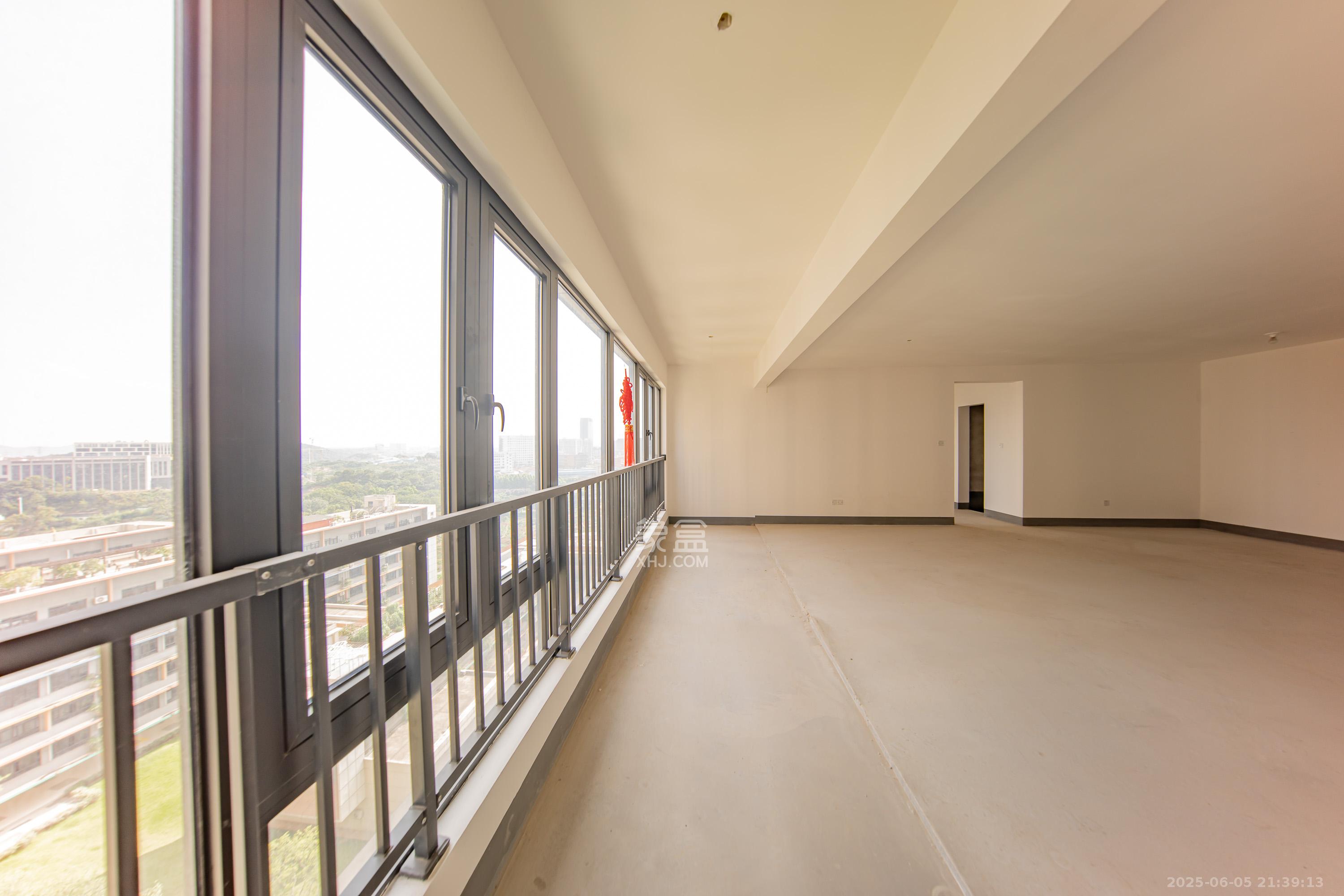 建投象山国际 5室2厅3卫 237.0万 建投象山国际 5室2厅3卫 237.0万阳台