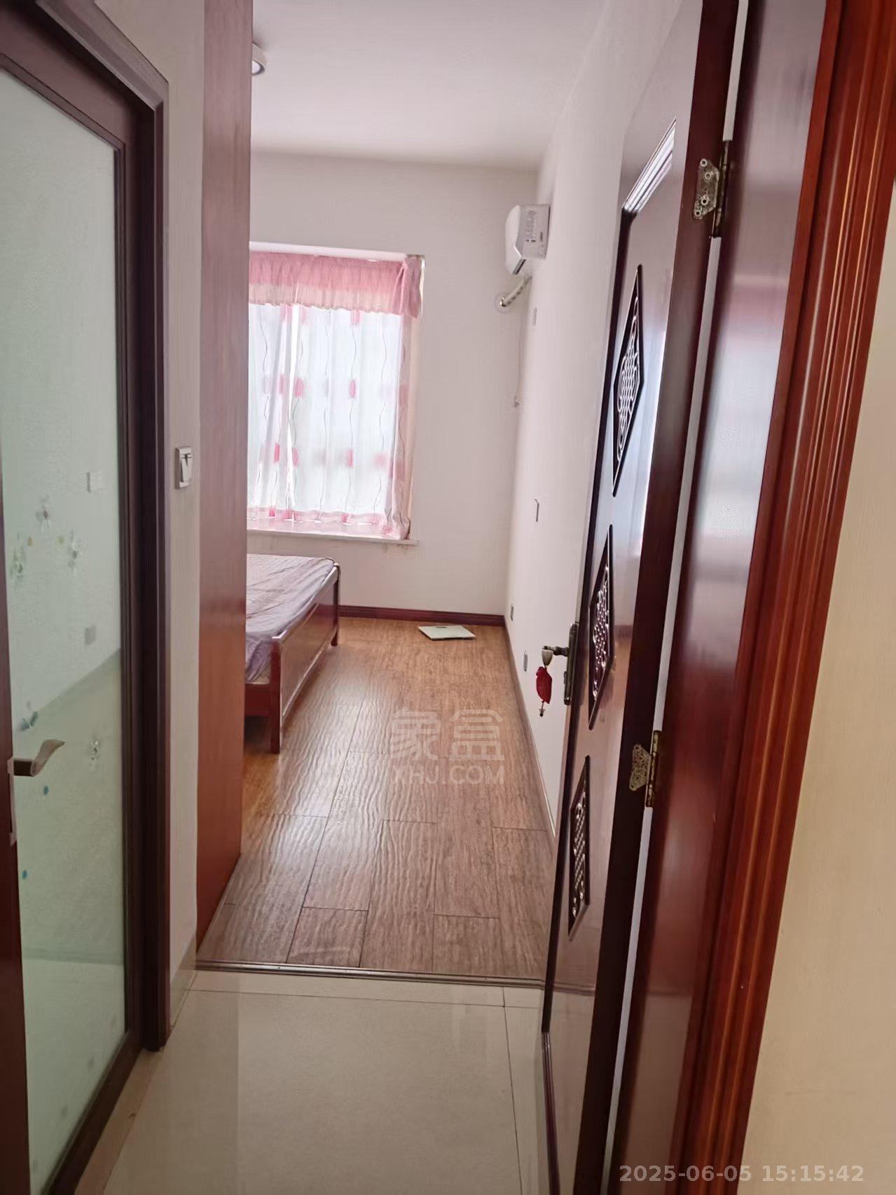 裕景龙苑 3室2厅2卫 1500.0元/月 裕景龙苑 3室2厅2卫 1500.0元/月室内图