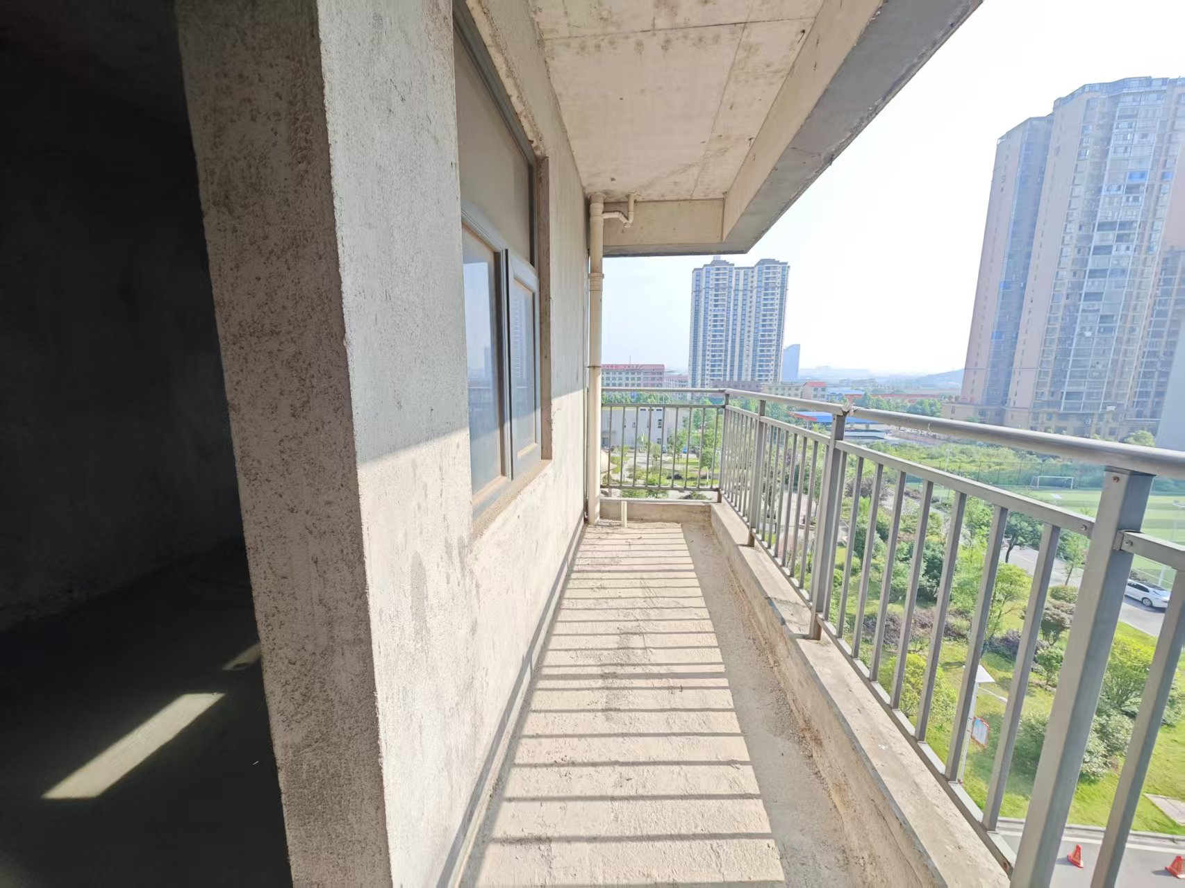 和泰嘉园(区税务局家属楼) 4室2厅2卫 96.8万 和泰嘉园(区税务局家属楼) 4室2厅2卫 96.8万客厅