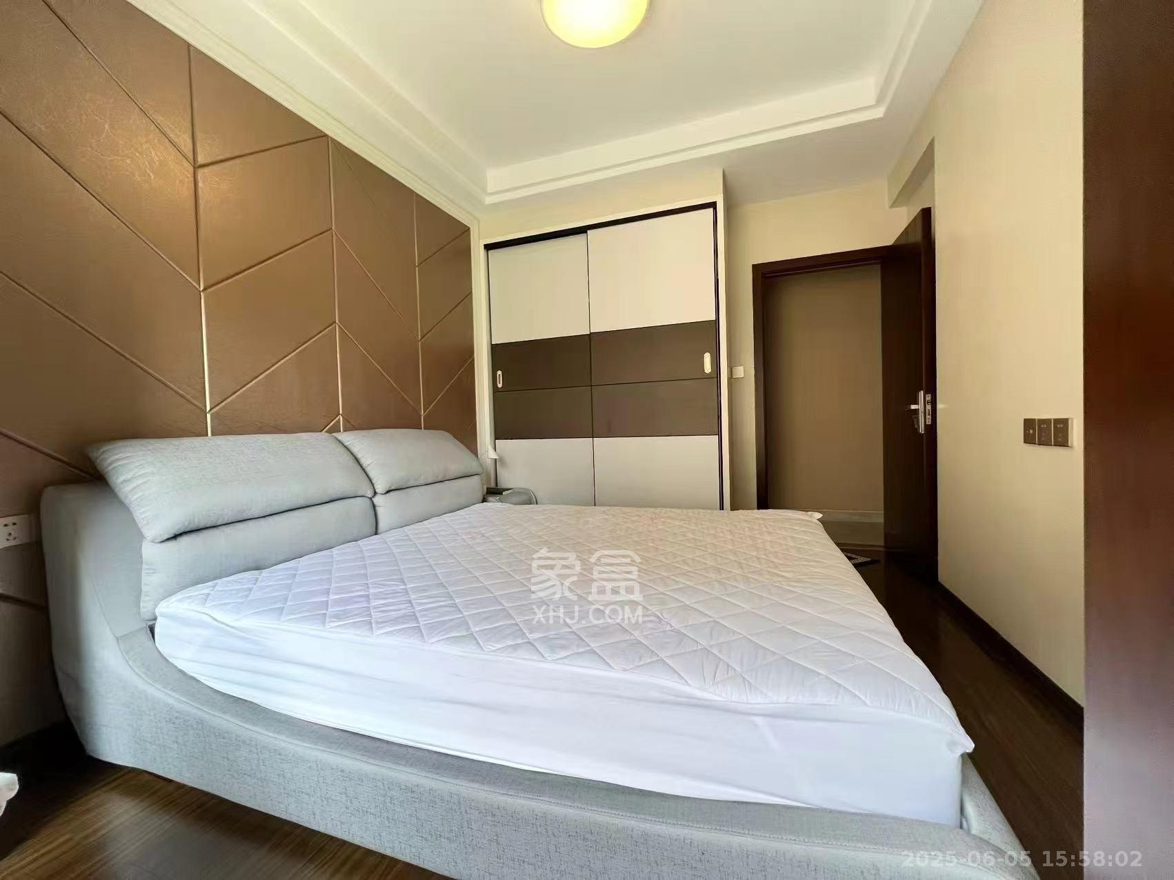 怡海星城 3室2厅1卫 2500.0元/月 怡海星城 3室2厅1卫 2500.0元/月室内图