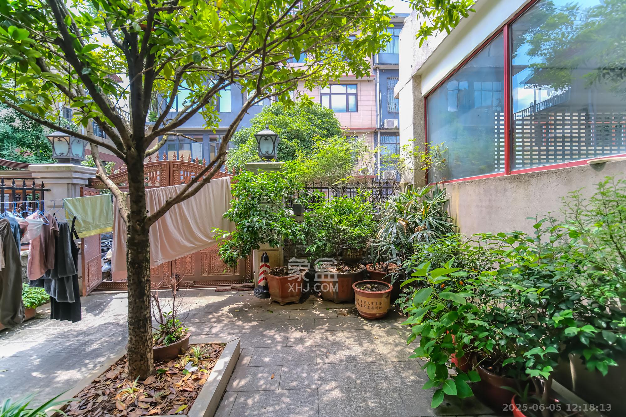 山水湾  5室3厅3卫    420.0万 山水湾  5室3厅3卫    420.0万阳台