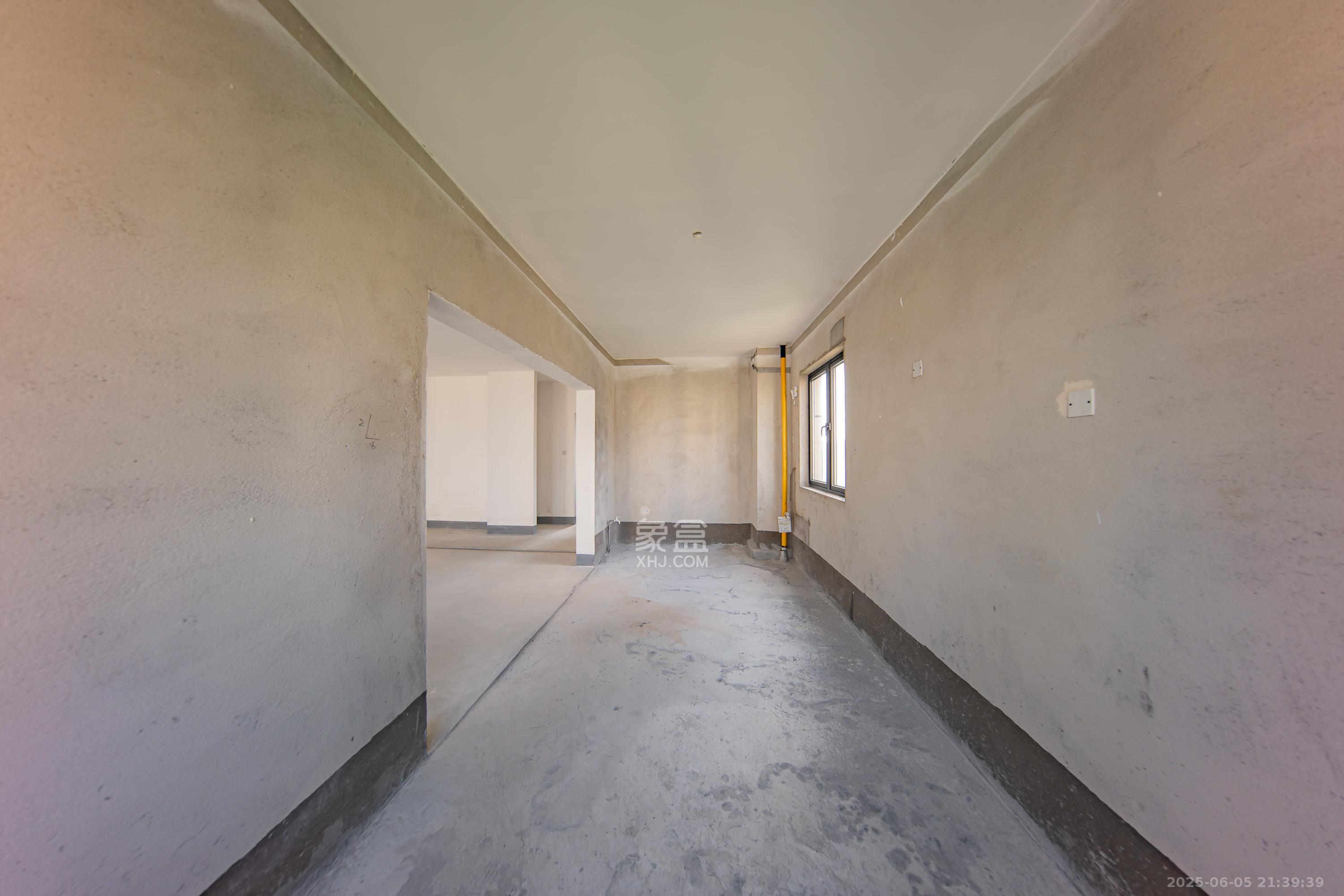 建投象山国际  5室2厅1卫   255.30万厨房