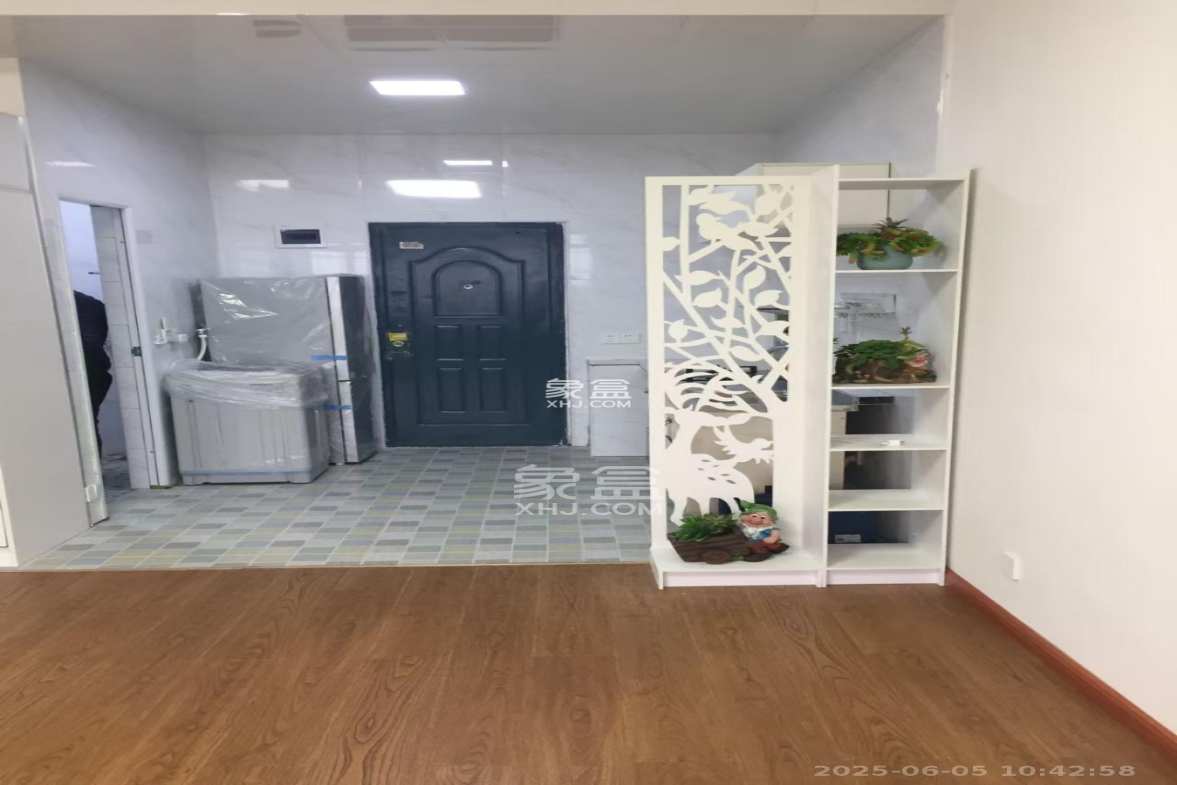 梓园大厦 1室1厅1卫 1700.0元/月 梓园大厦 1室1厅1卫 1700.0元/月室内图