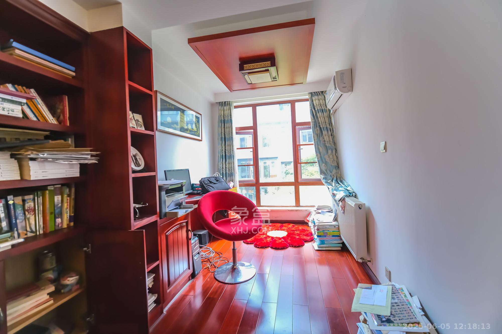 山水湾  5室3厅3卫    420.0万 山水湾  5室3厅3卫    420.0万卧室