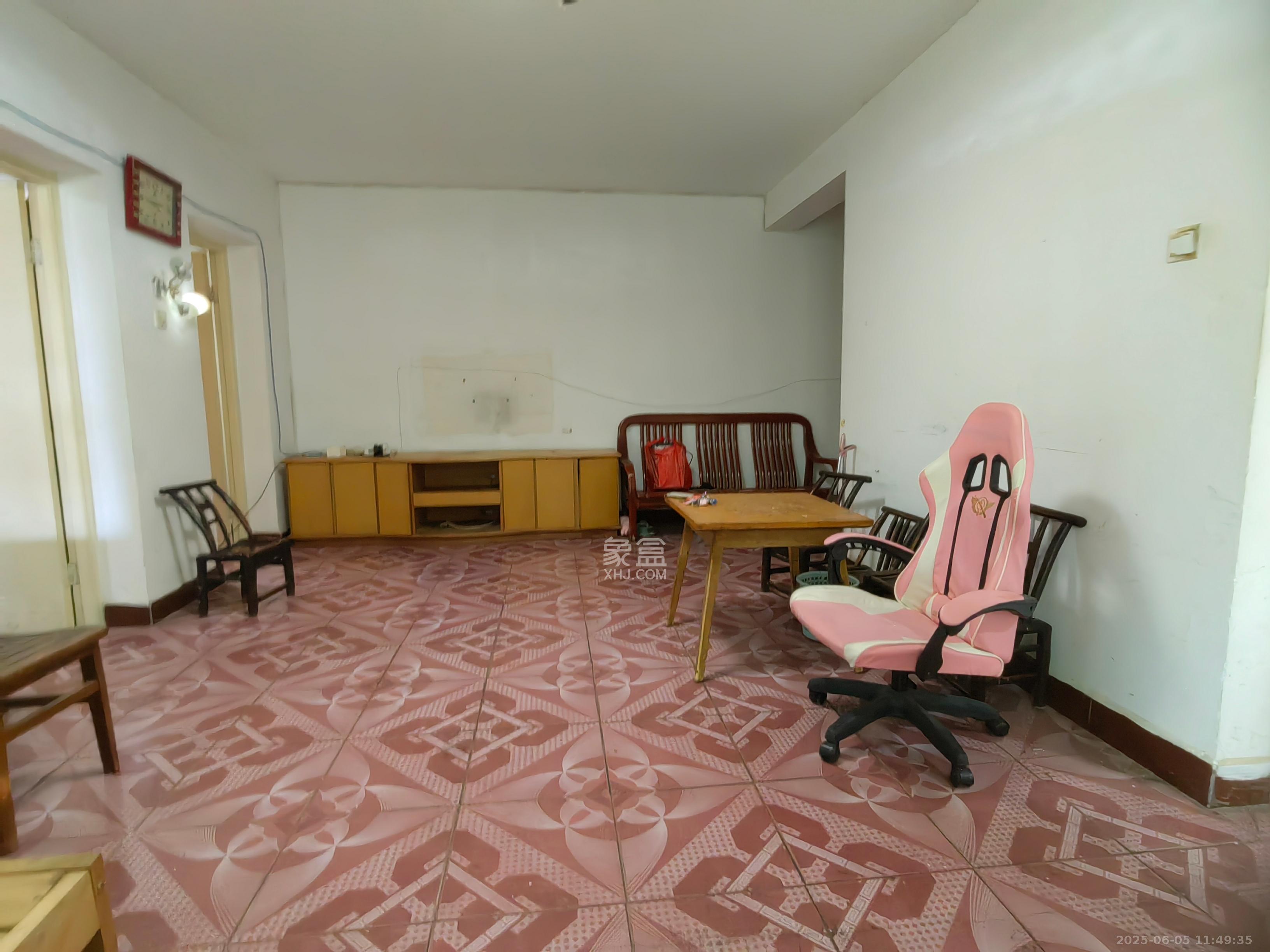 湘运新村 2室2厅1卫 1300.0元/月 湘运新村 2室2厅1卫 1300.0元/月室内图