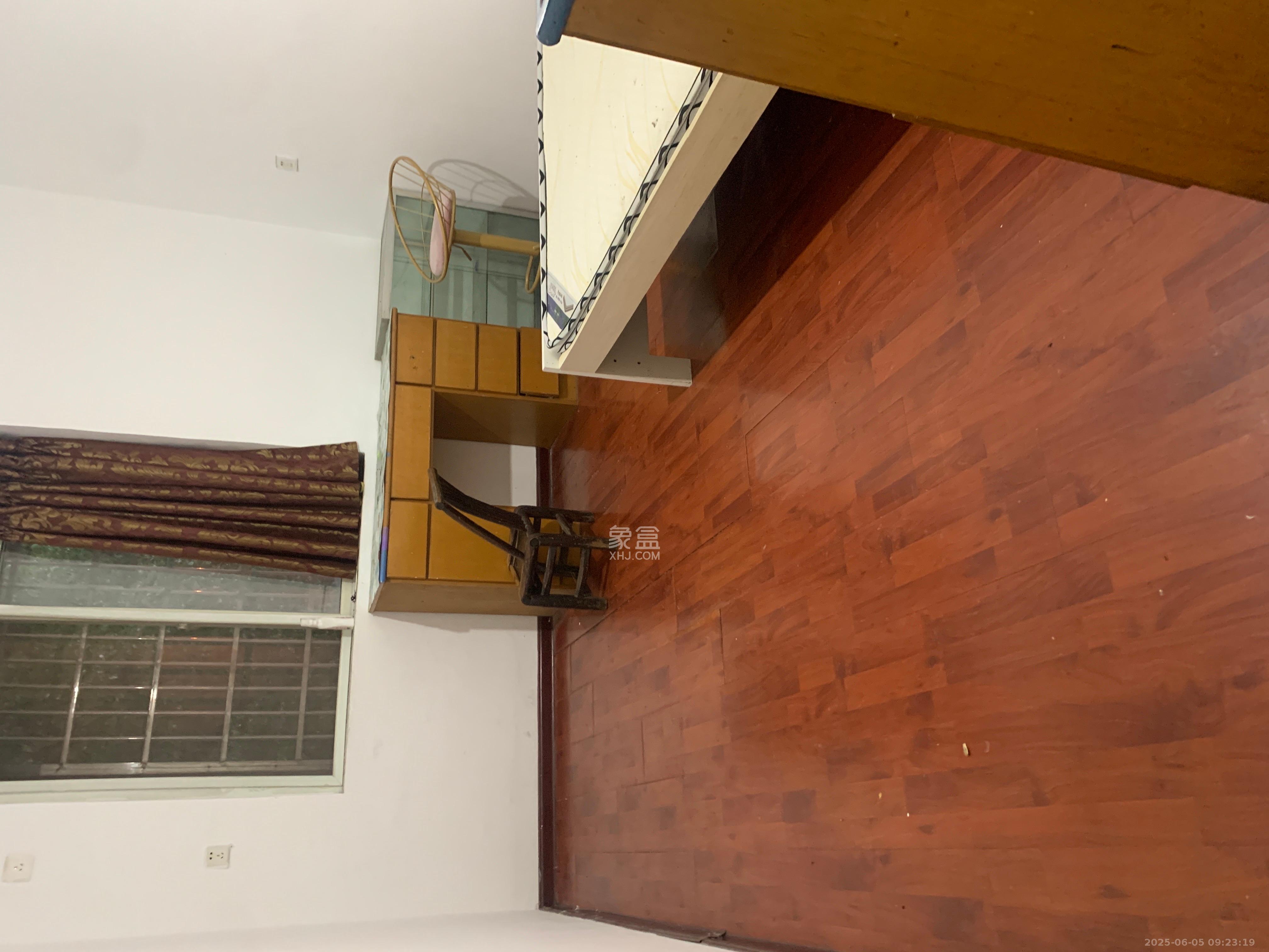 红花坡社区 2室1厅1卫 1200.0元/月 红花坡社区 2室1厅1卫 1200.0元/月室内图