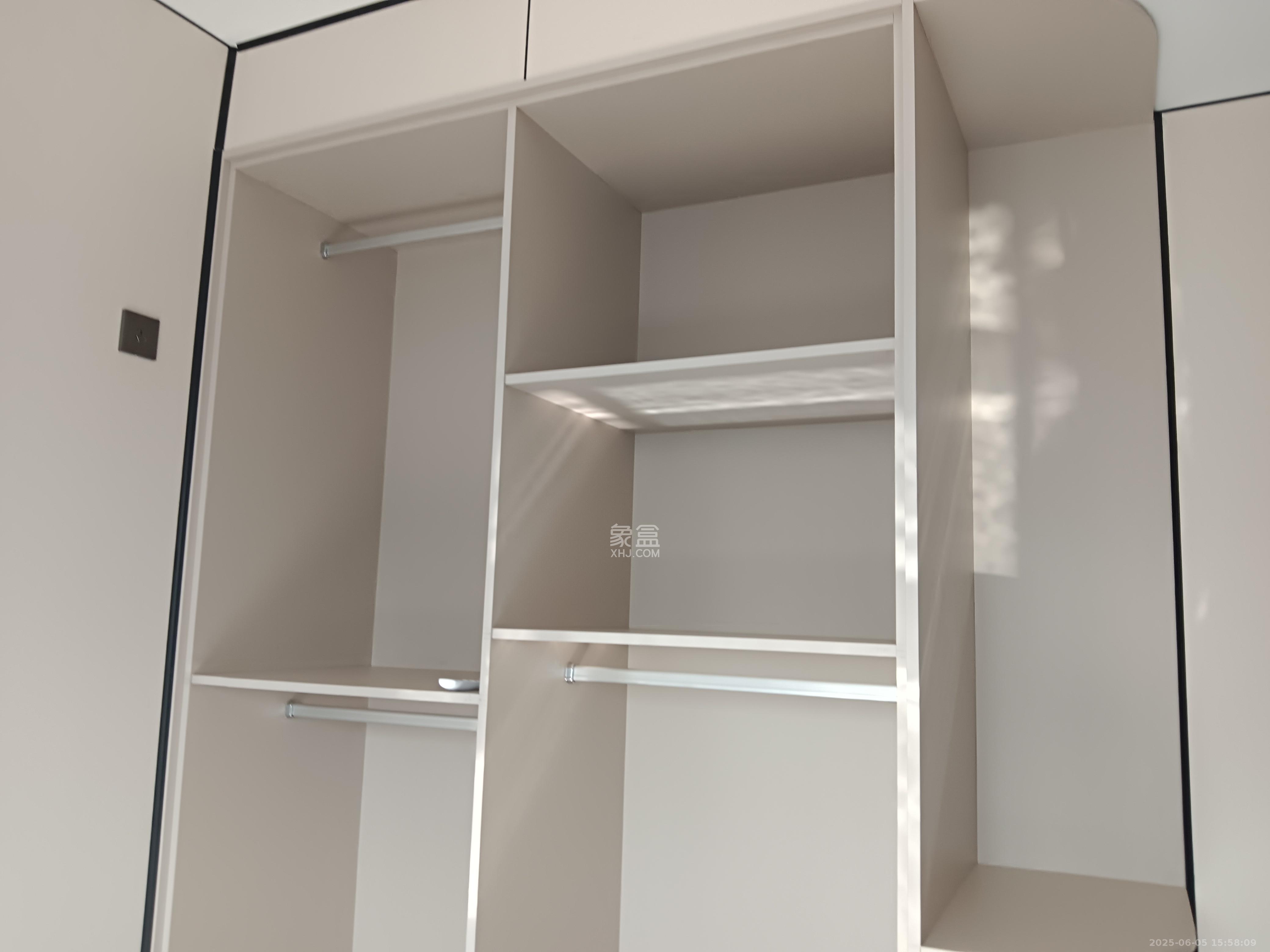 珑璟学府 2室2厅1卫 2600.0元/月 珑璟学府 2室2厅1卫 2600.0元/月室内图