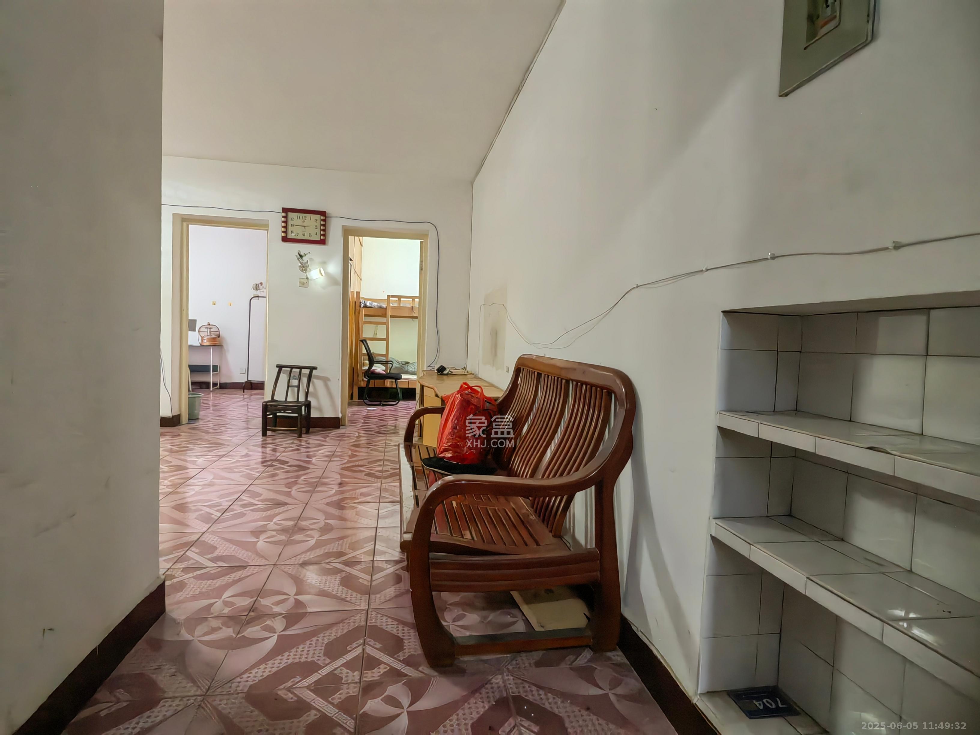 湘运新村 2室2厅1卫 1300.0元/月 湘运新村 2室2厅1卫 1300.0元/月室内图