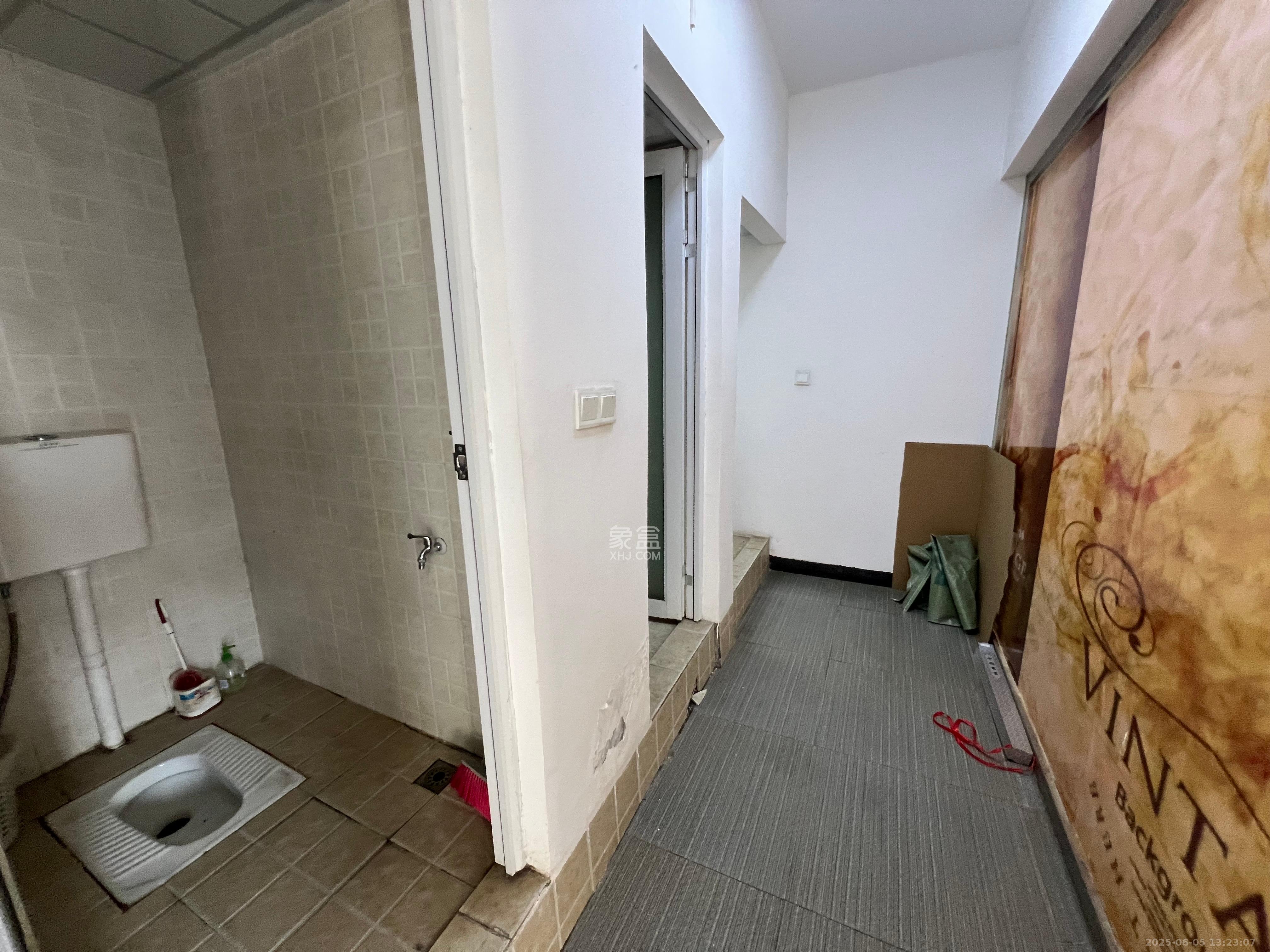 西子一间  3室1厅1卫   4000.00元/月室内图