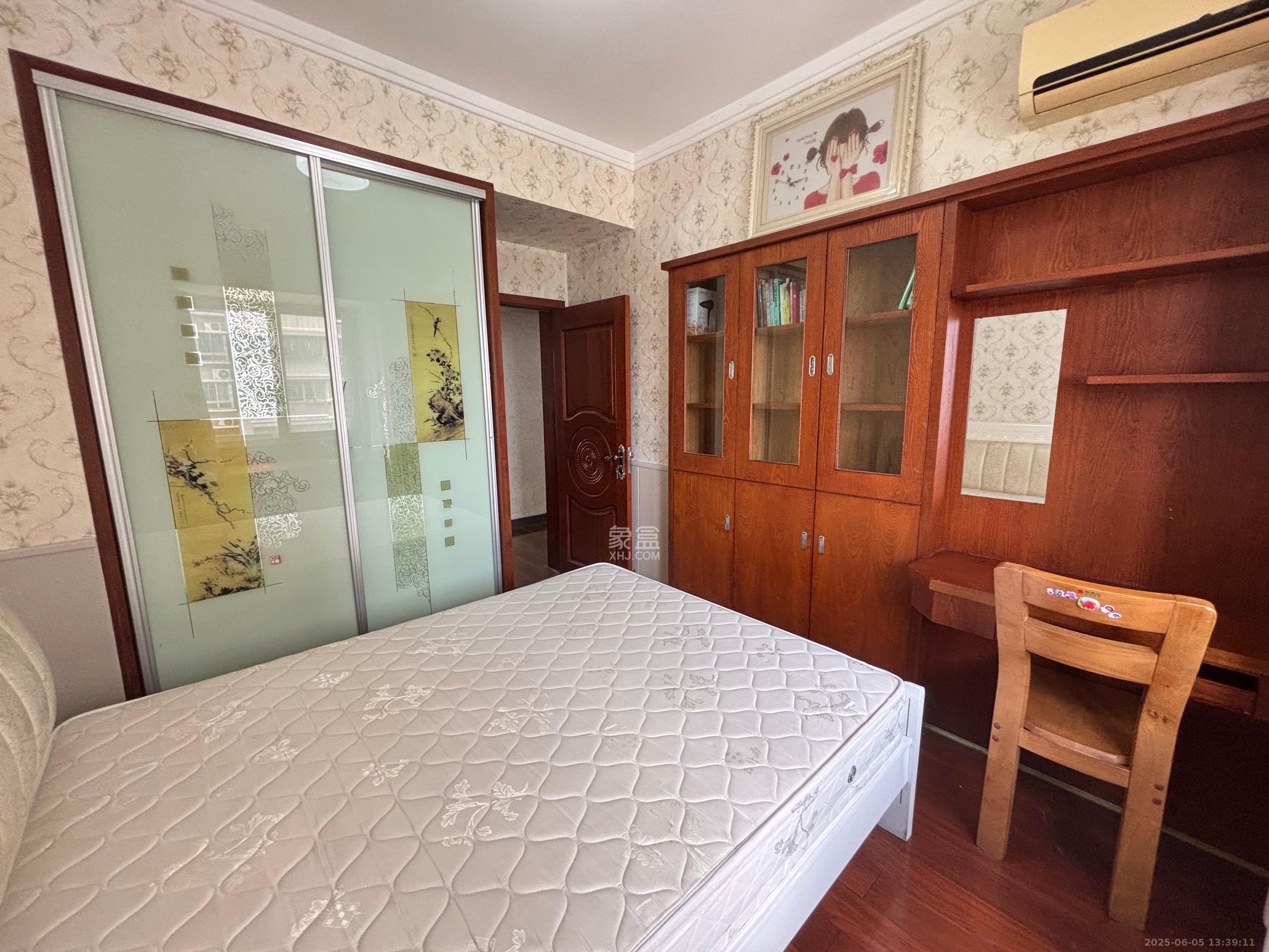 楚天中苑 3室2厅2卫 2500.0元/月 楚天中苑 3室2厅2卫 2500.0元/月室内图