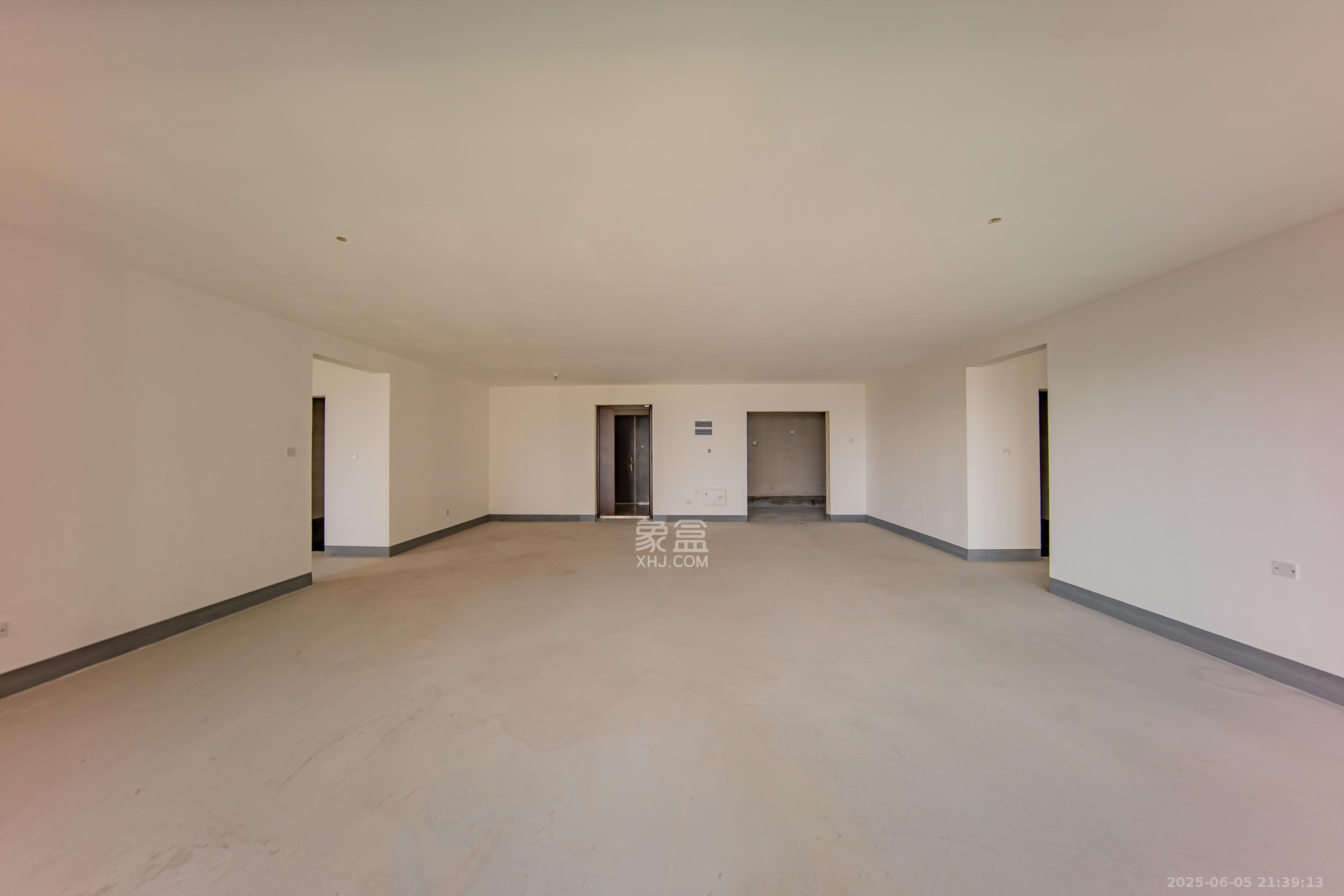 建投象山国际 5室2厅3卫 237.0万 建投象山国际 5室2厅3卫 237.0万客厅