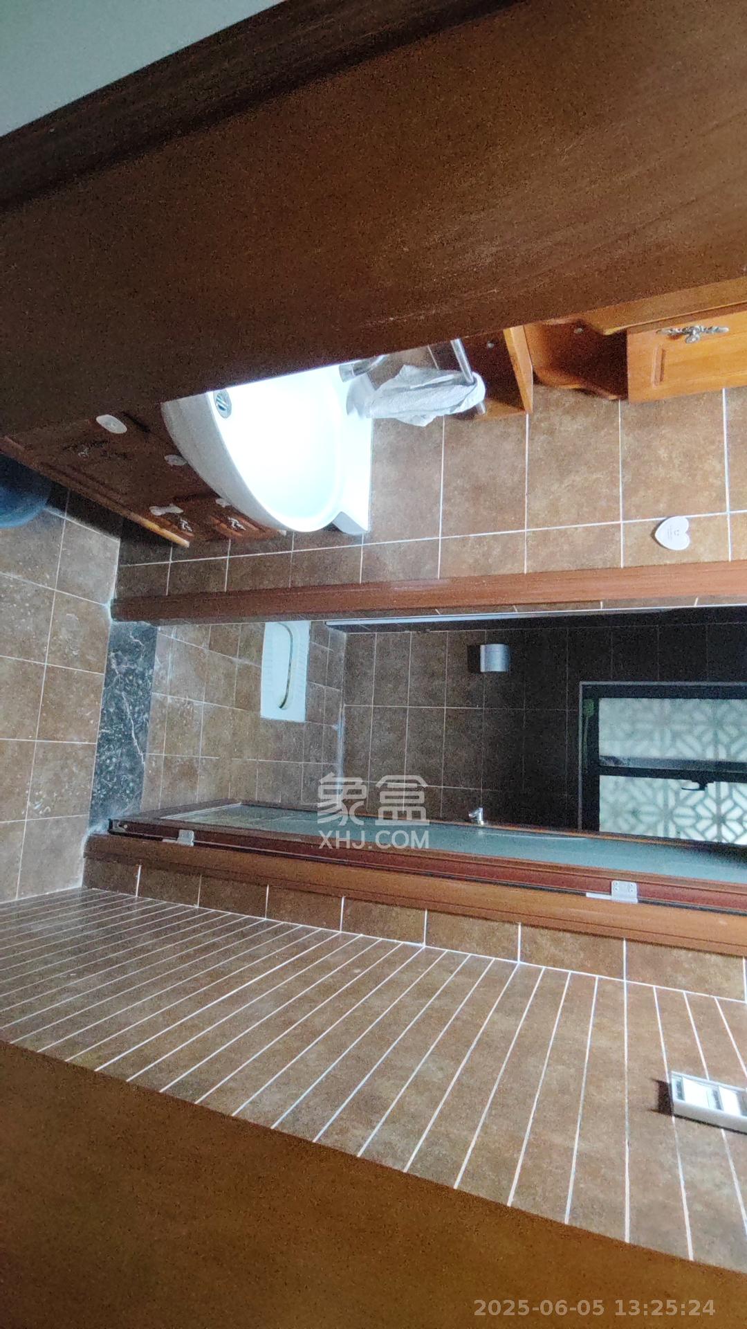 鑫天御景湾 3室2厅1卫 1800.0元/月 鑫天御景湾 3室2厅1卫 1800.0元/月室内图