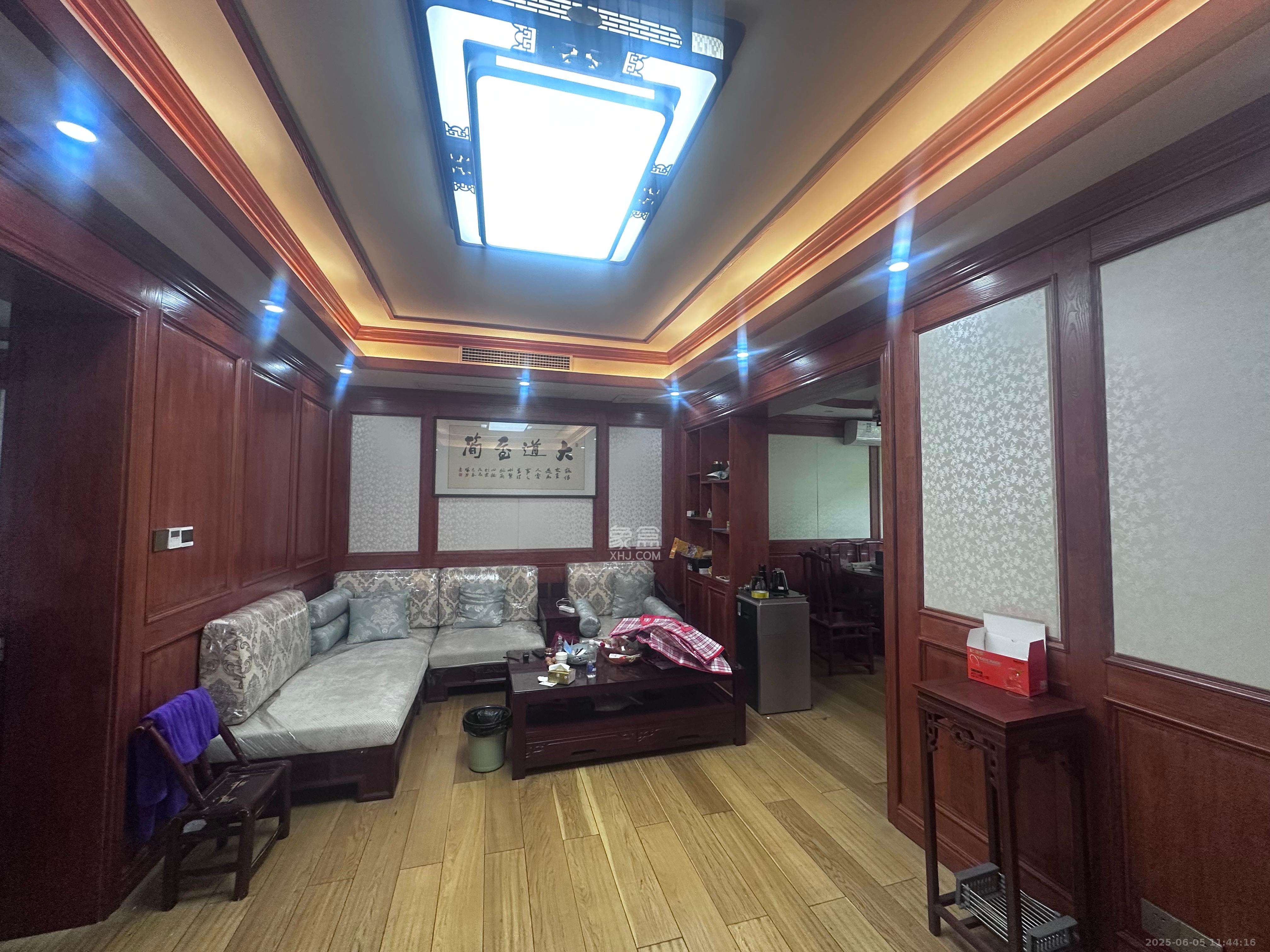 核工业湖南省矿冶局  2室2厅1卫   2600.00元/月
