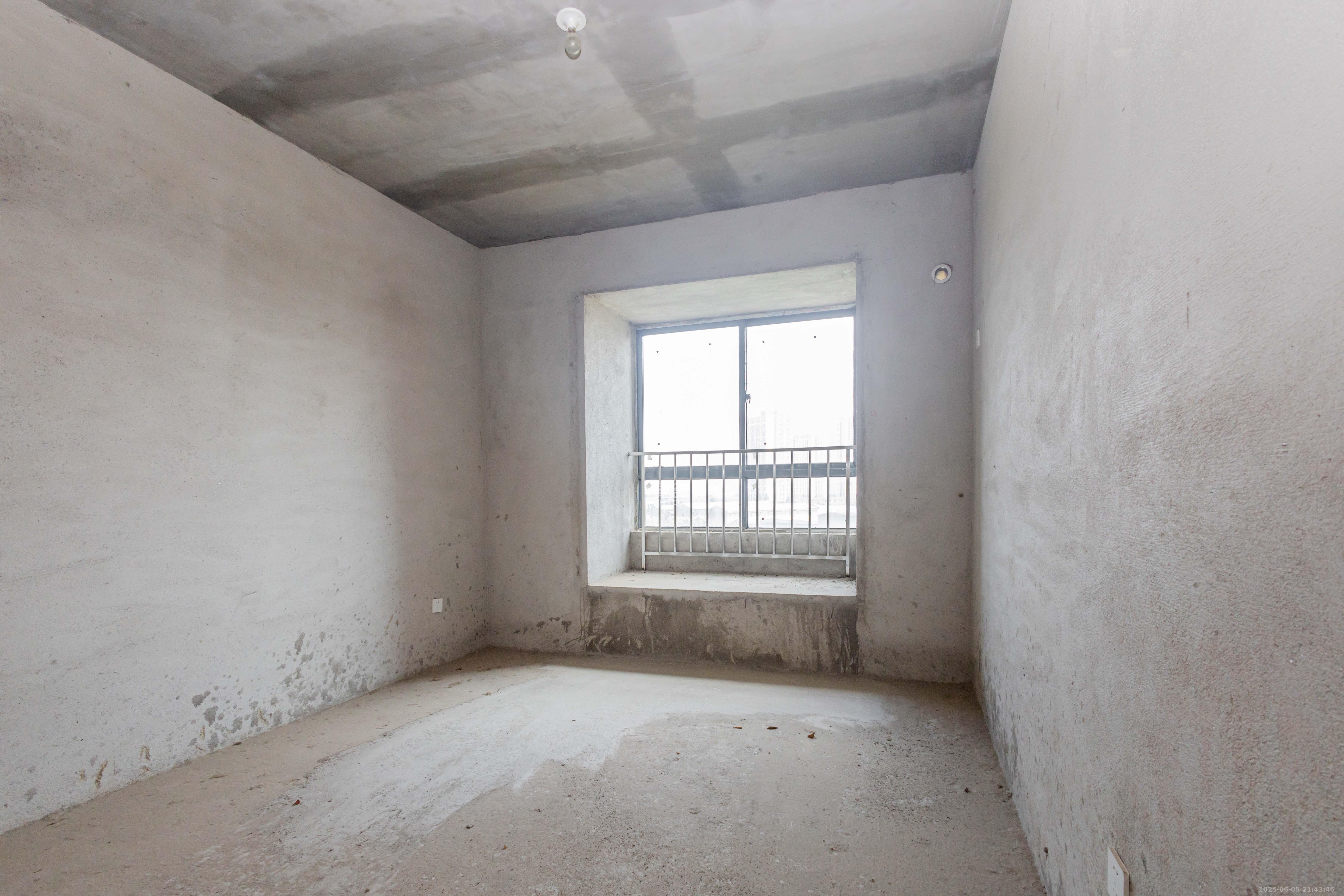 辉宏橄榄城 4室2厅2卫 68.8万 辉宏橄榄城 4室2厅2卫 68.8万卧室