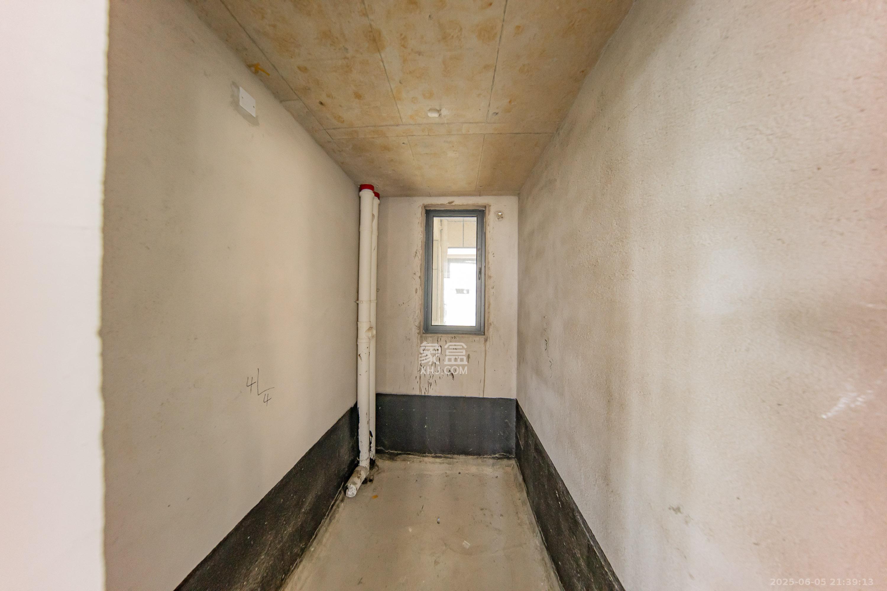 建投象山国际 5室2厅3卫 237.0万 建投象山国际 5室2厅3卫 237.0万卫生间