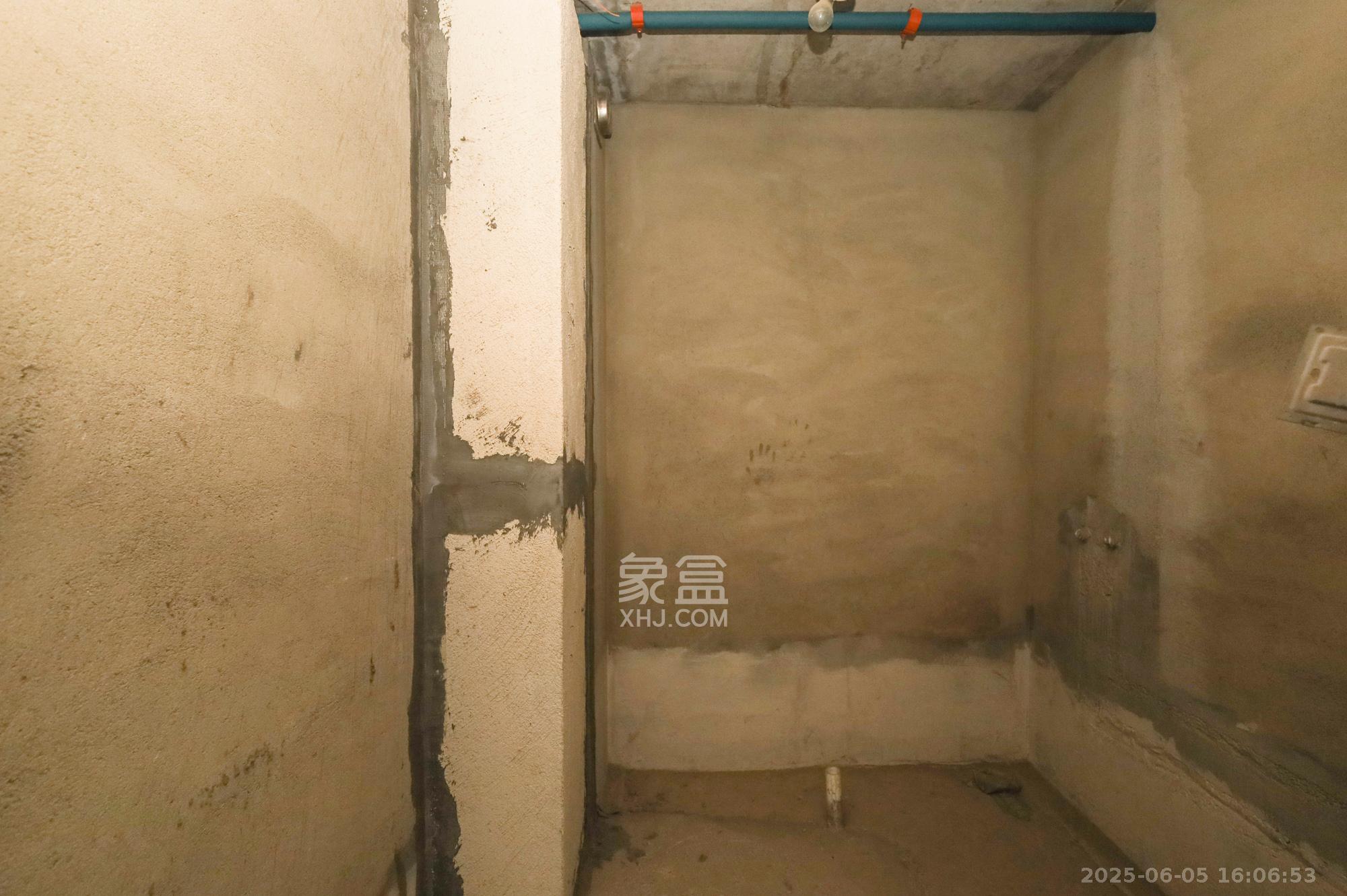 湘江壹号一二三期(创远湘江壹号) 4室2厅2卫 260.0万 湘江壹号一二三期(创远湘江壹号) 4室2厅2卫 260.0万卫生间