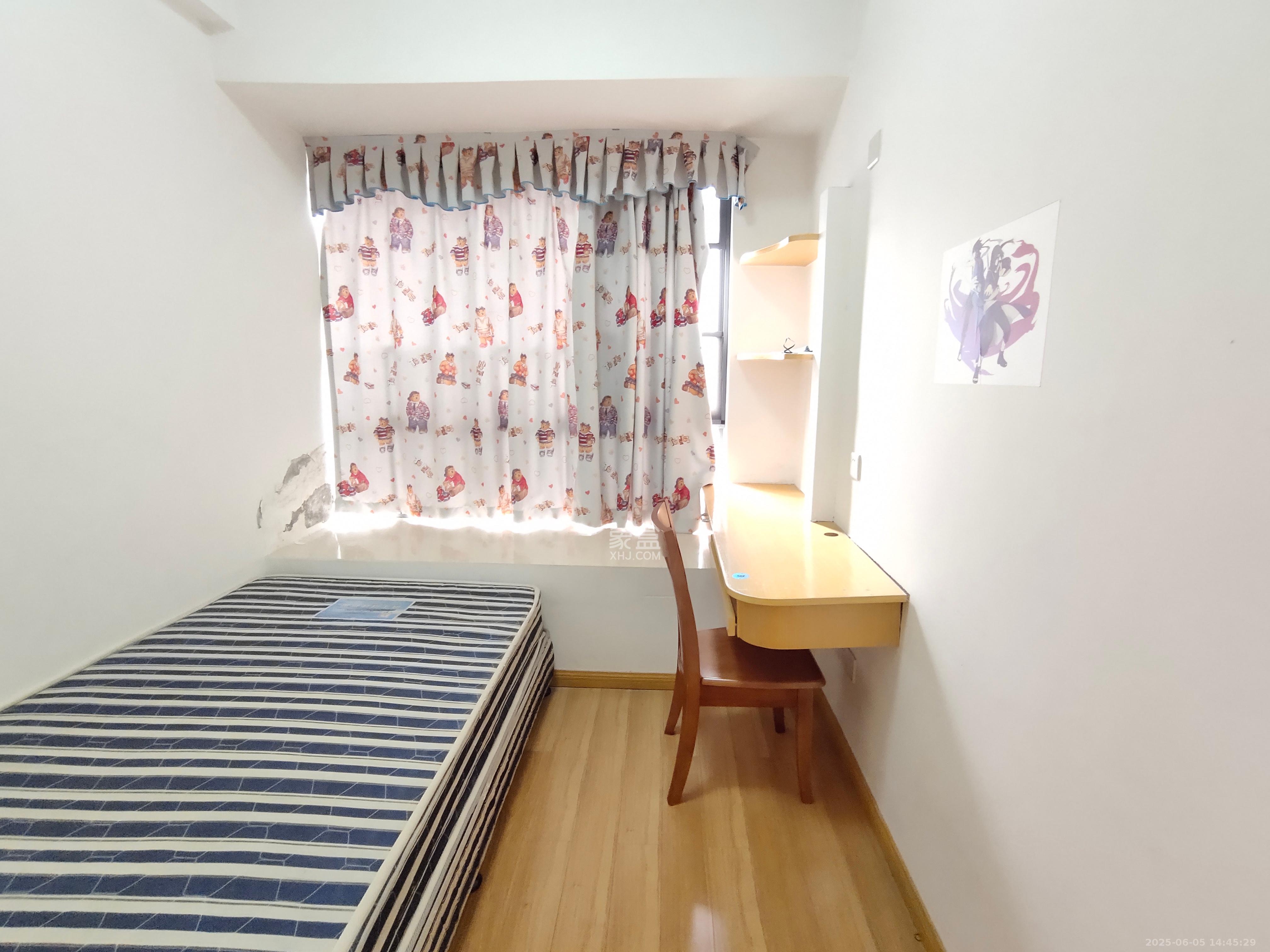 中城丽景香山园  2室1厅1卫   2200.00元/月室内图