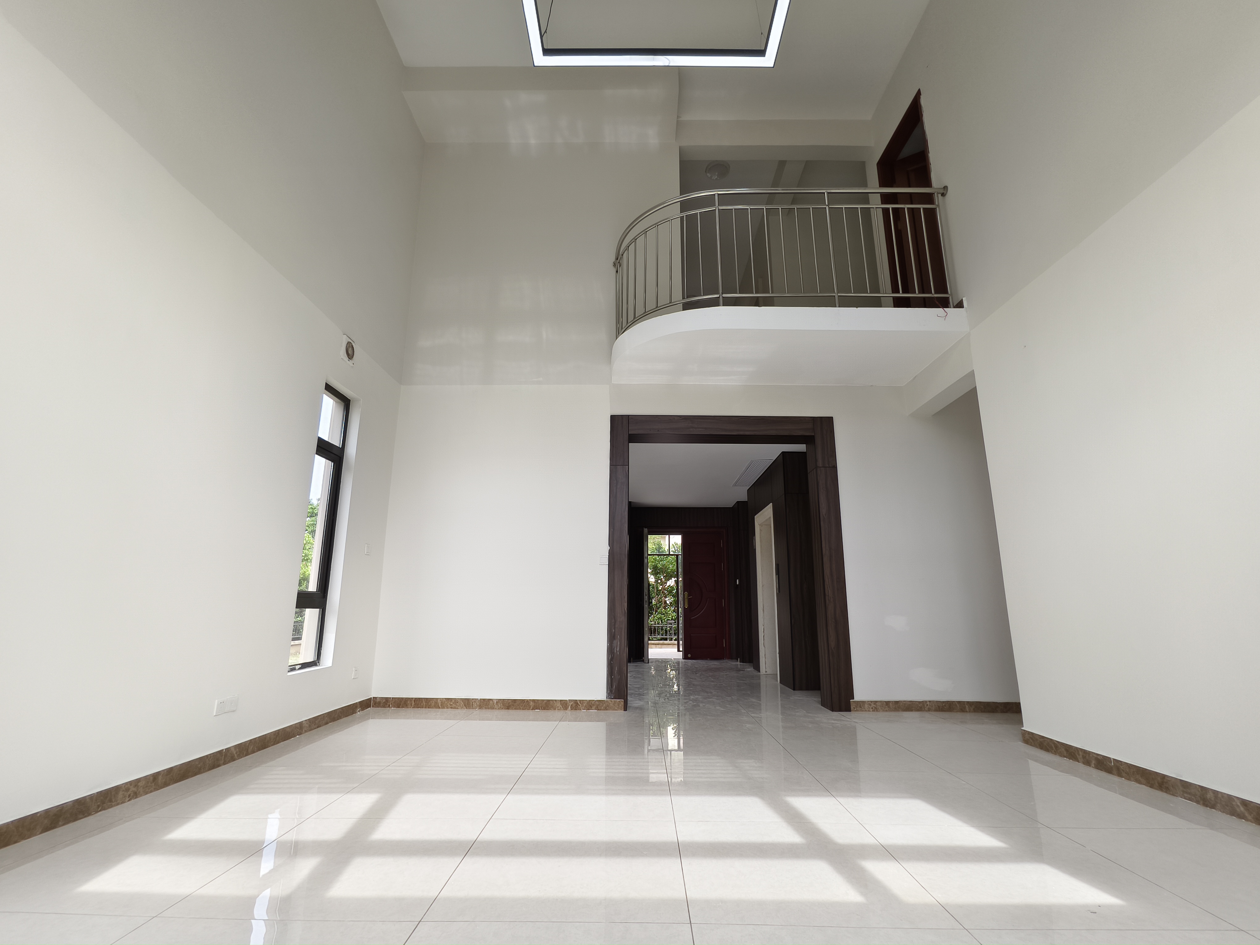 恒大美丽沙悦澜府 5室2厅2卫 19000.0元/月 恒大美丽沙悦澜府 5室2厅2卫 19000.0元/月室内图