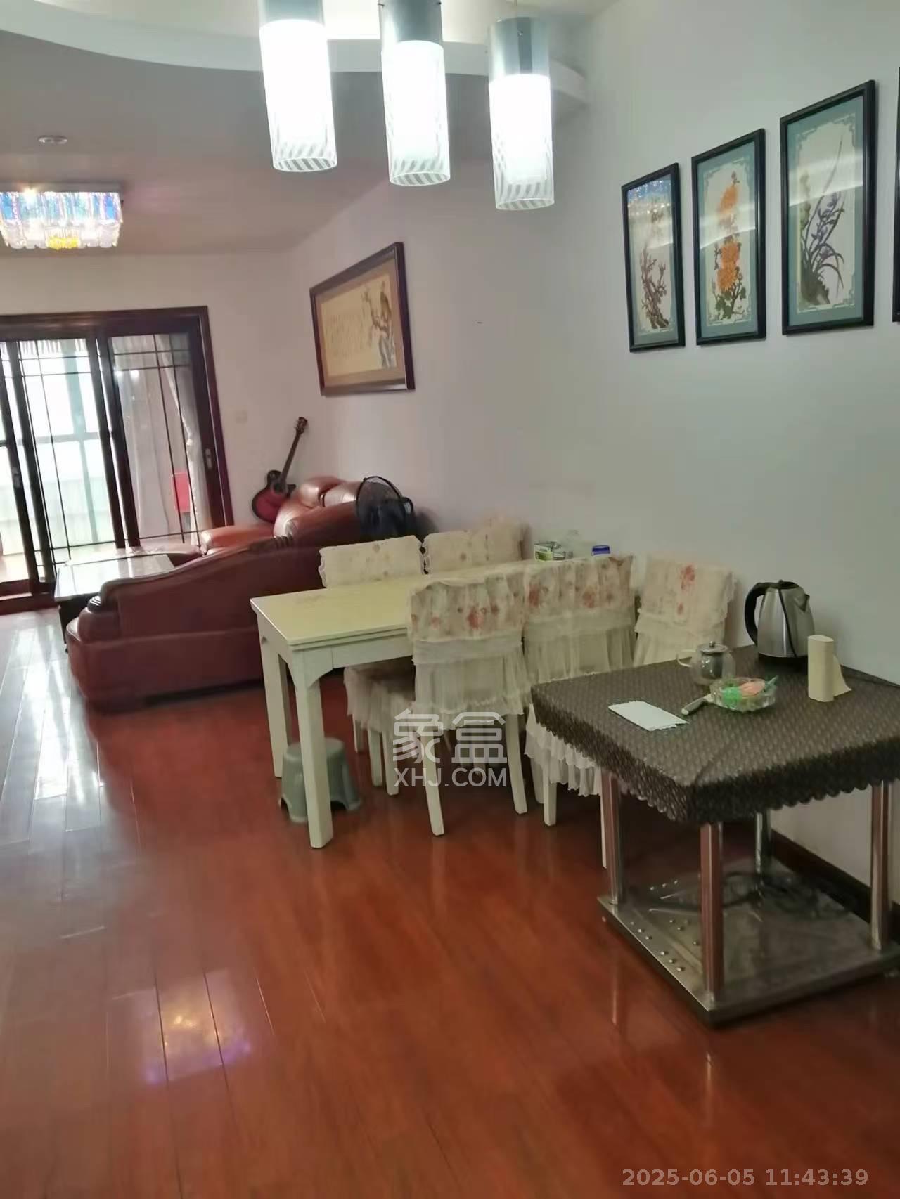 天城泰祥苑 2室2厅1卫 2600.0元/月 天城泰祥苑 2室2厅1卫 2600.0元/月室内图