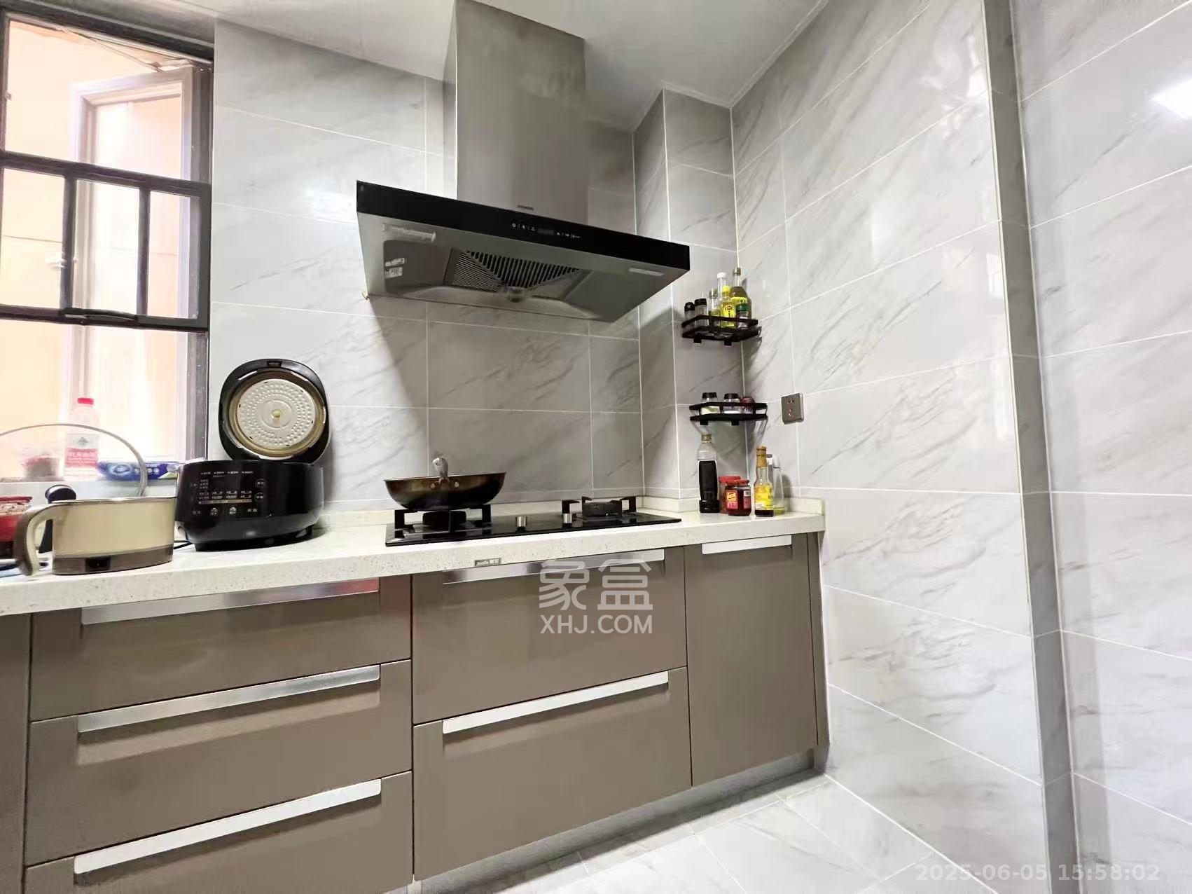 怡海星城 3室2厅1卫 2500.0元/月 怡海星城 3室2厅1卫 2500.0元/月室内图