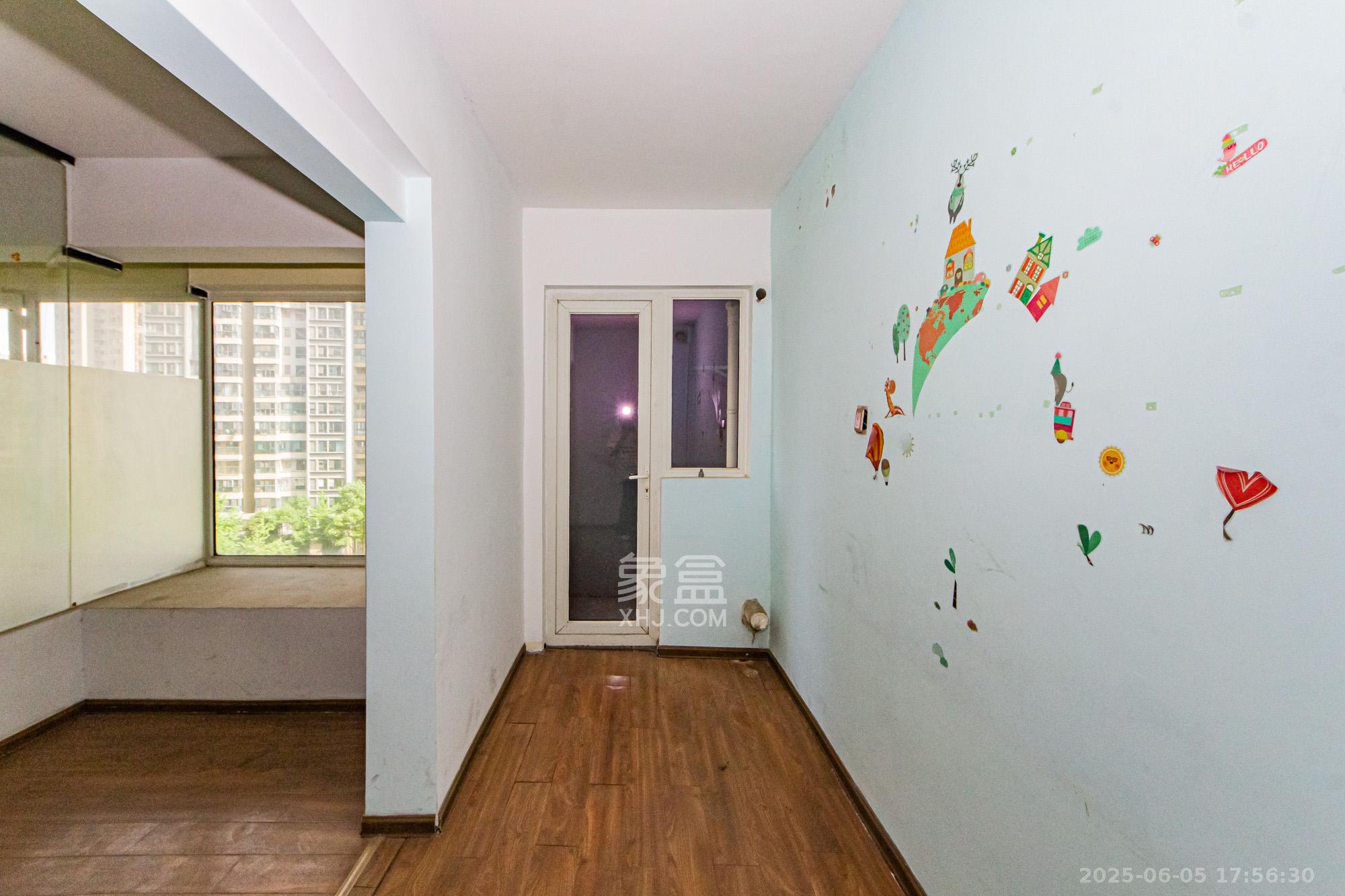 北辰三角洲E3区 5室2厅2卫 195.0万 北辰三角洲E3区 5室2厅2卫 195.0万厨房