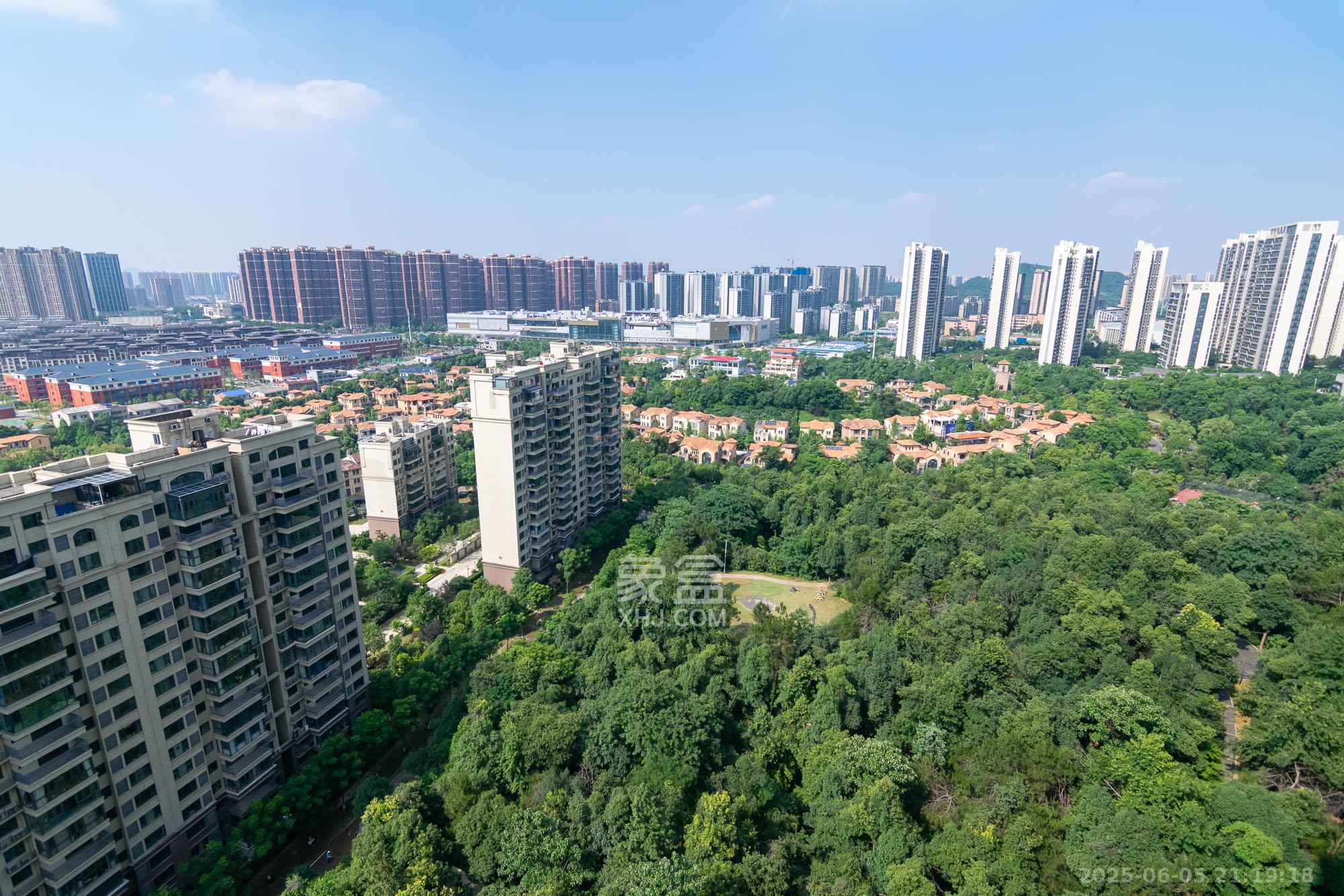 中粮鸿云  3室2厅2卫   94.80万其他
