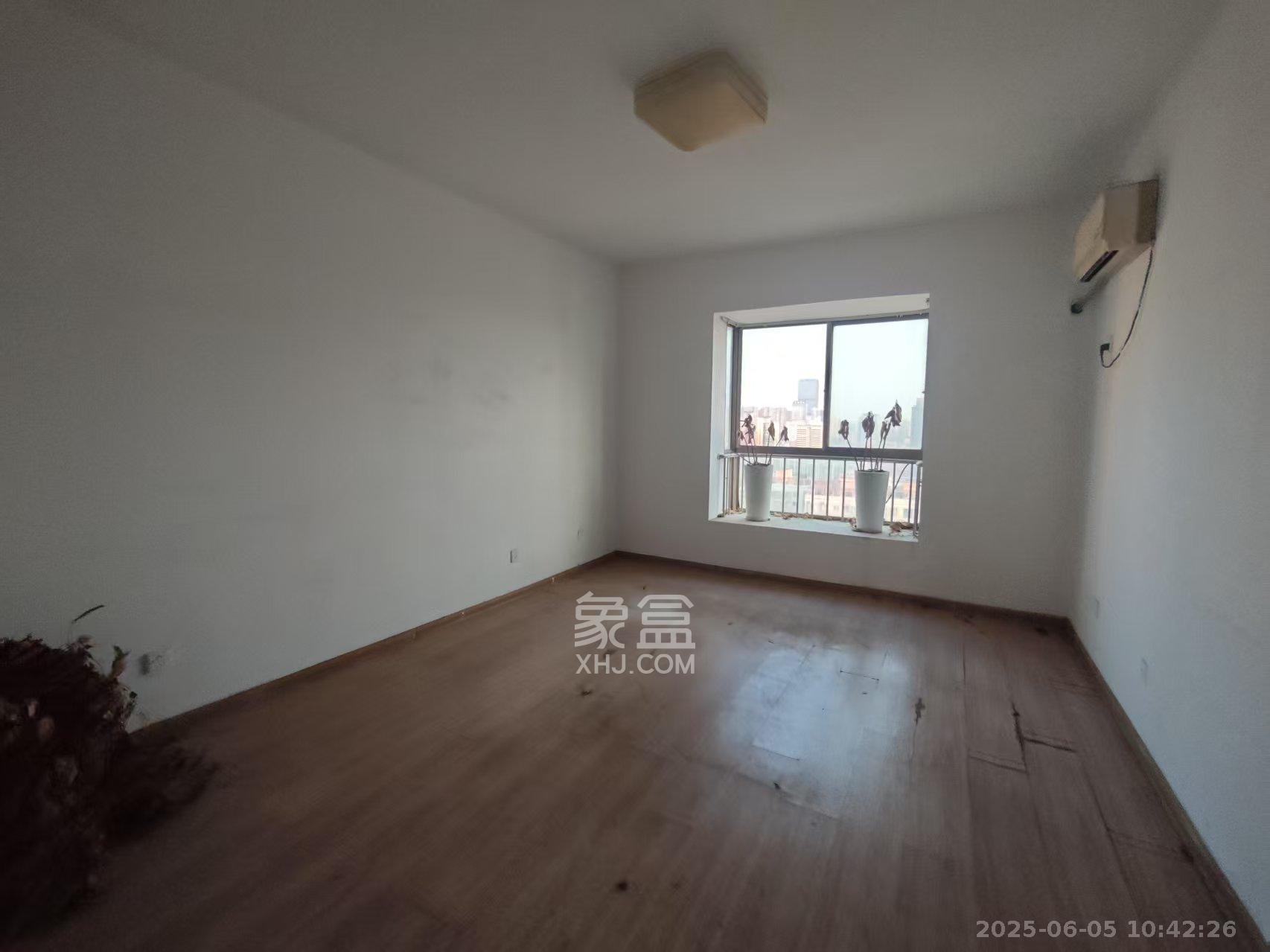 润沁园(润沁公馆) 4室2厅2卫 3000.0元/月 润沁园(润沁公馆) 4室2厅2卫 3000.0元/月室内图