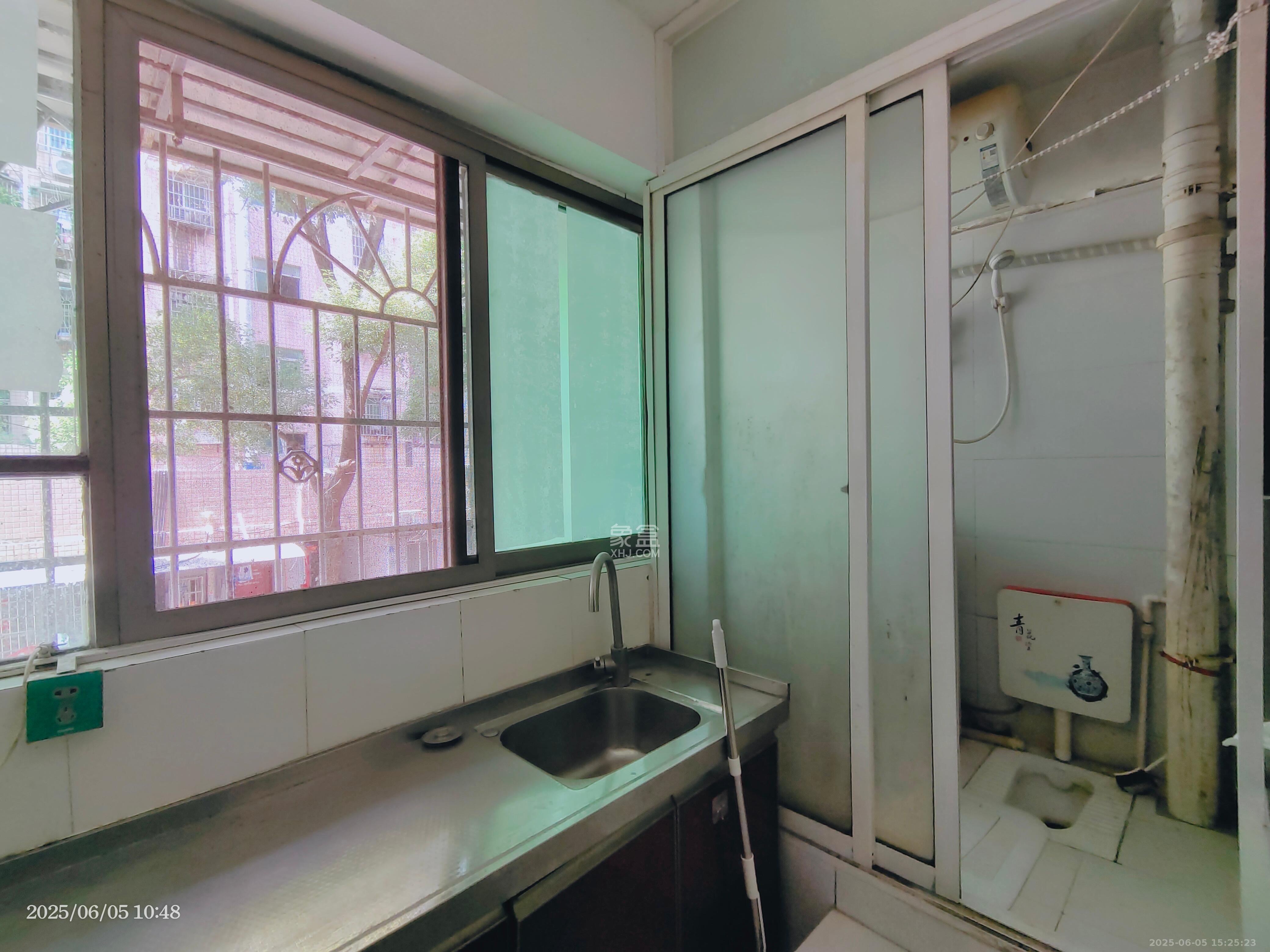 黄泥岭社区 1室2厅1卫 800.0元/月 黄泥岭社区 1室2厅1卫 800.0元/月室内图