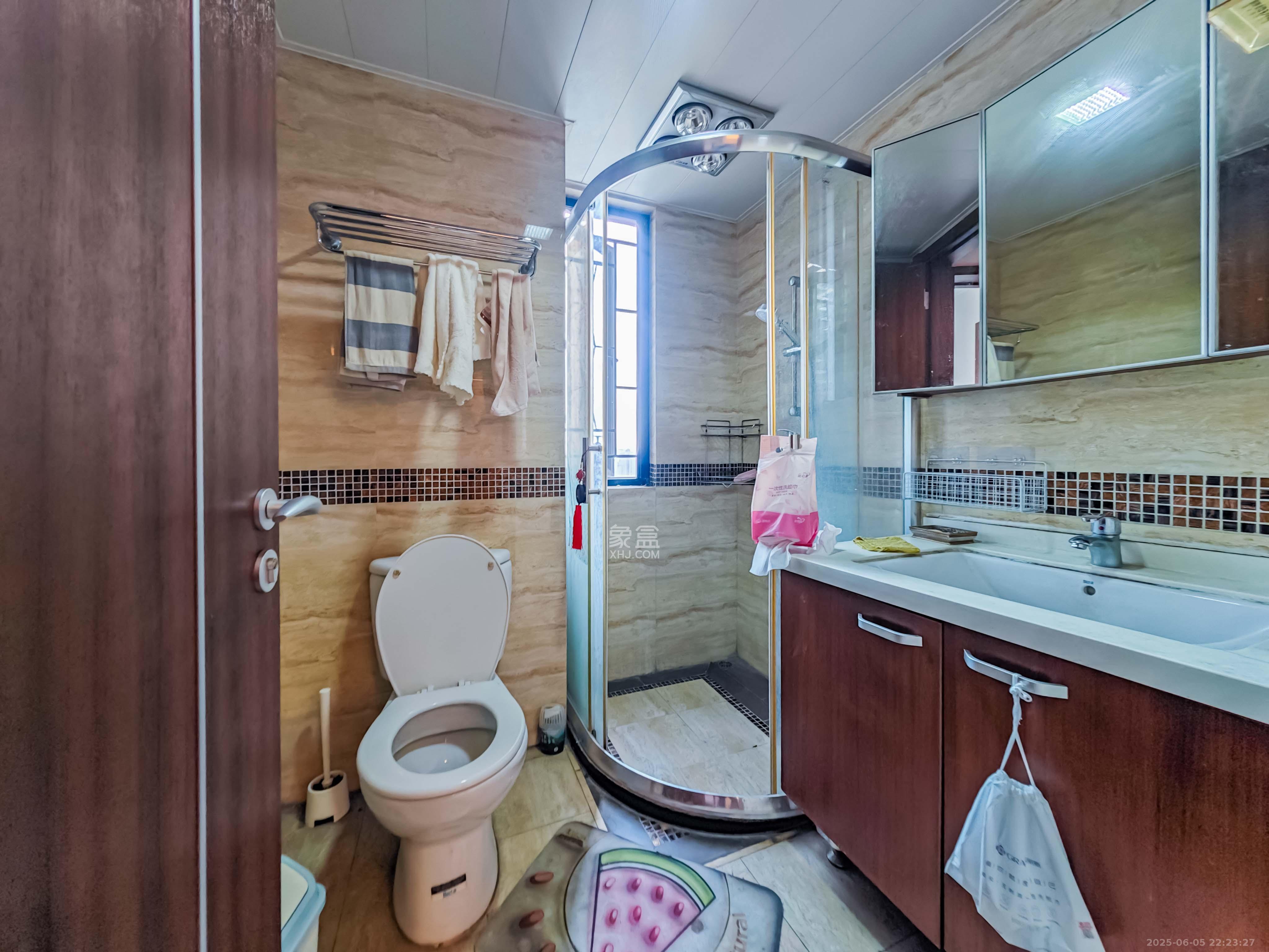 万科金域华府二期  3室2厅1卫    95.0万其他