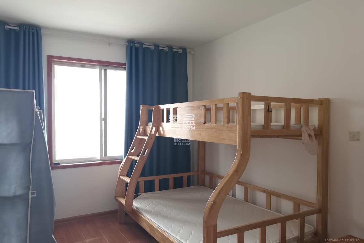 嘉盛华庭(一期、二期、三期) 4室2厅2卫 3400.0元/月 嘉盛华庭(一期、二期、三期) 4室2厅2卫 3400.0元/月室内图