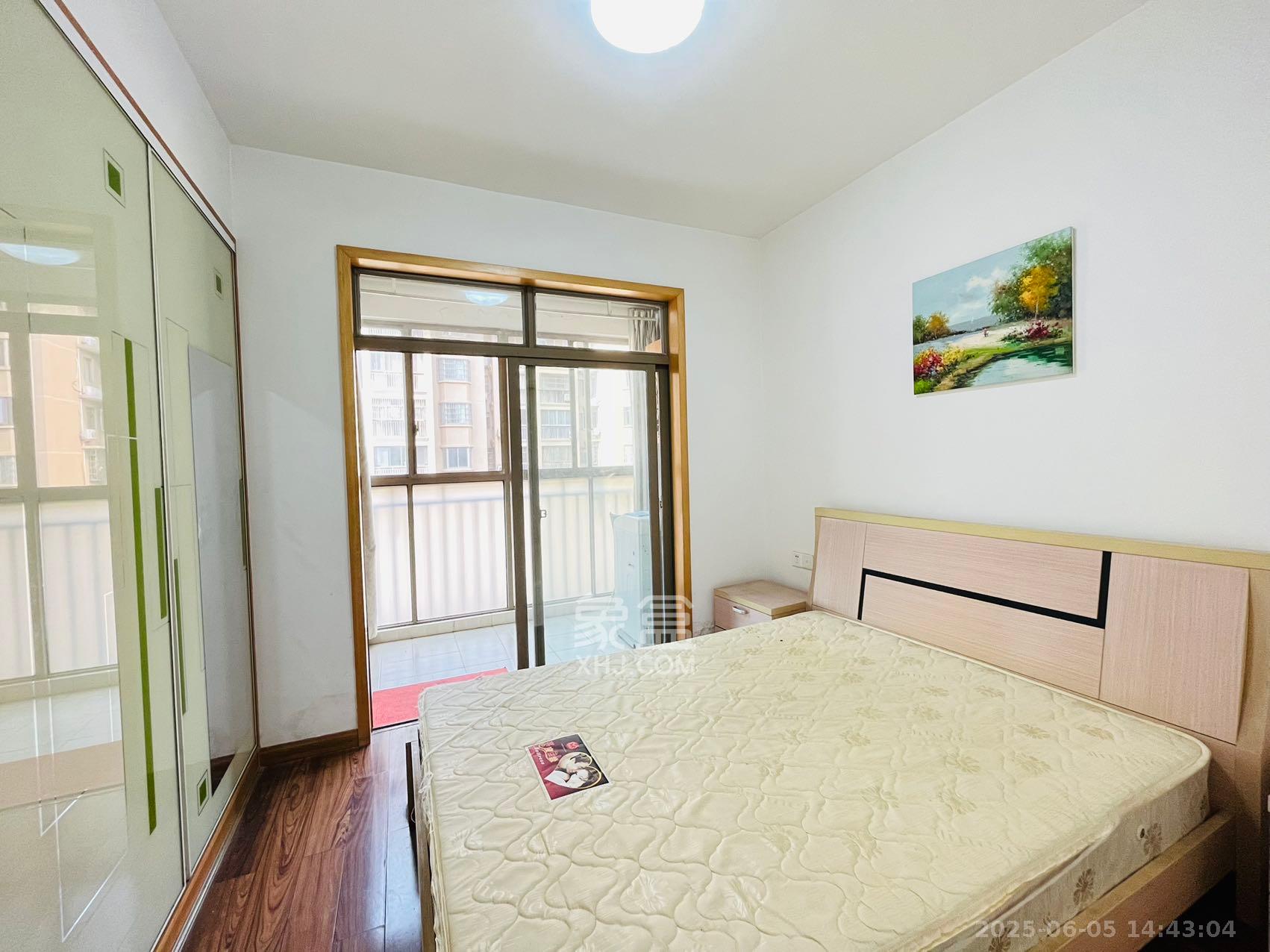 层上观邸  3室2厅1卫    2300.0元/月 层上观邸  3室2厅1卫    2300.0元/月室内图