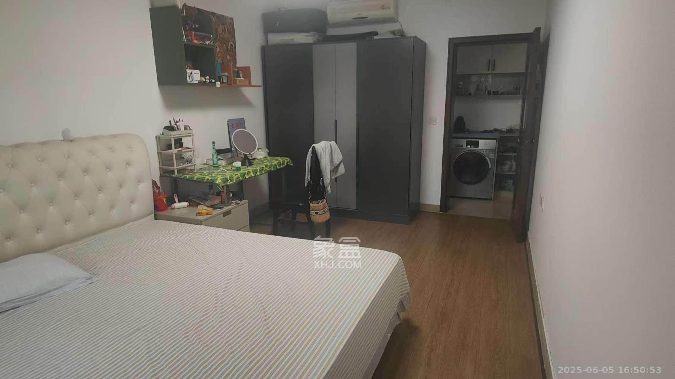 学院新村  2室1厅1卫   4000.00元/月室内图