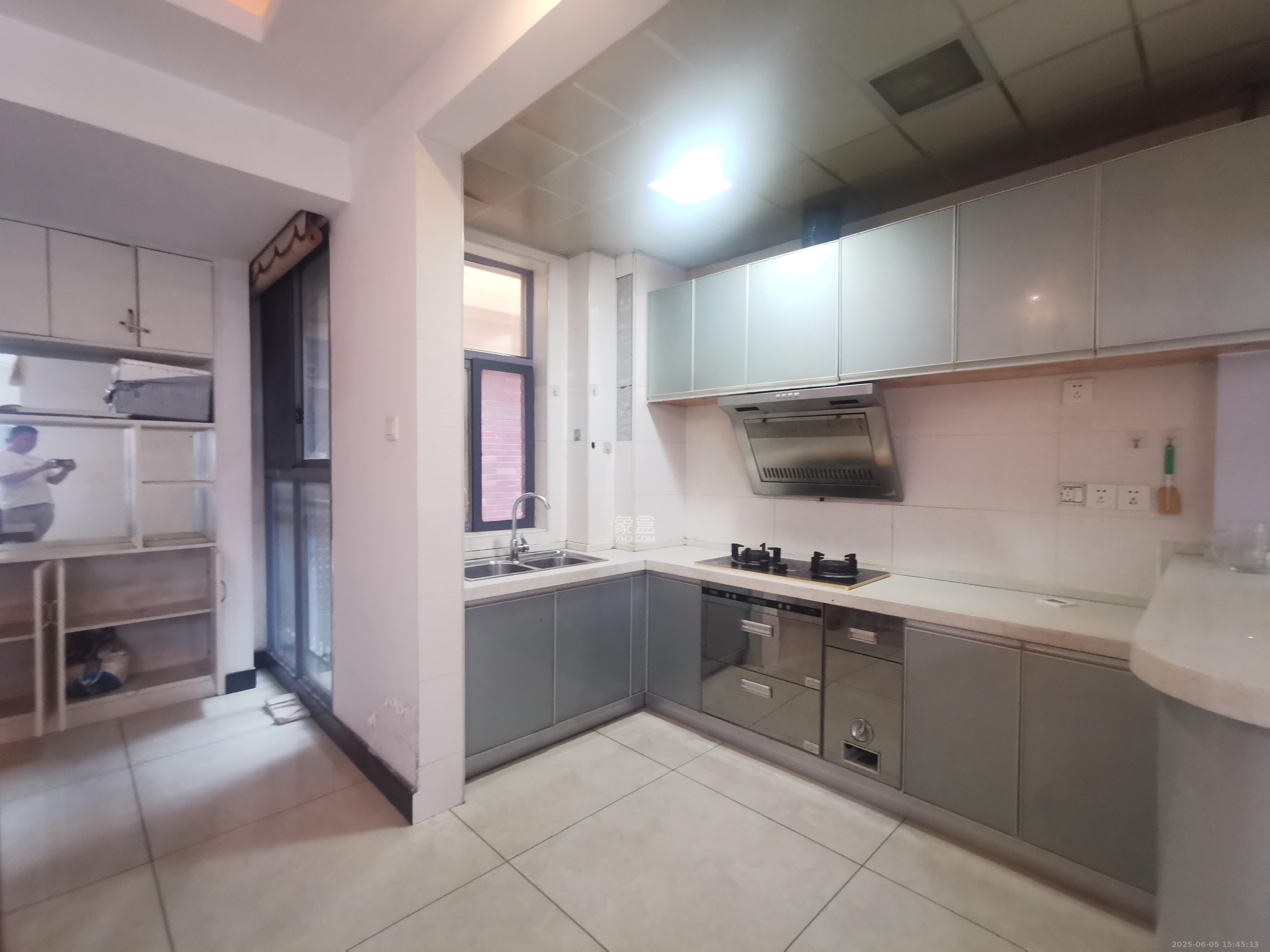 夏威夷碧水春城(碧桂园城市花园) 3室2厅1卫 2500.0元/月 夏威夷碧水春城(碧桂园城市花园) 3室2厅1卫 2500.0元/月室内图