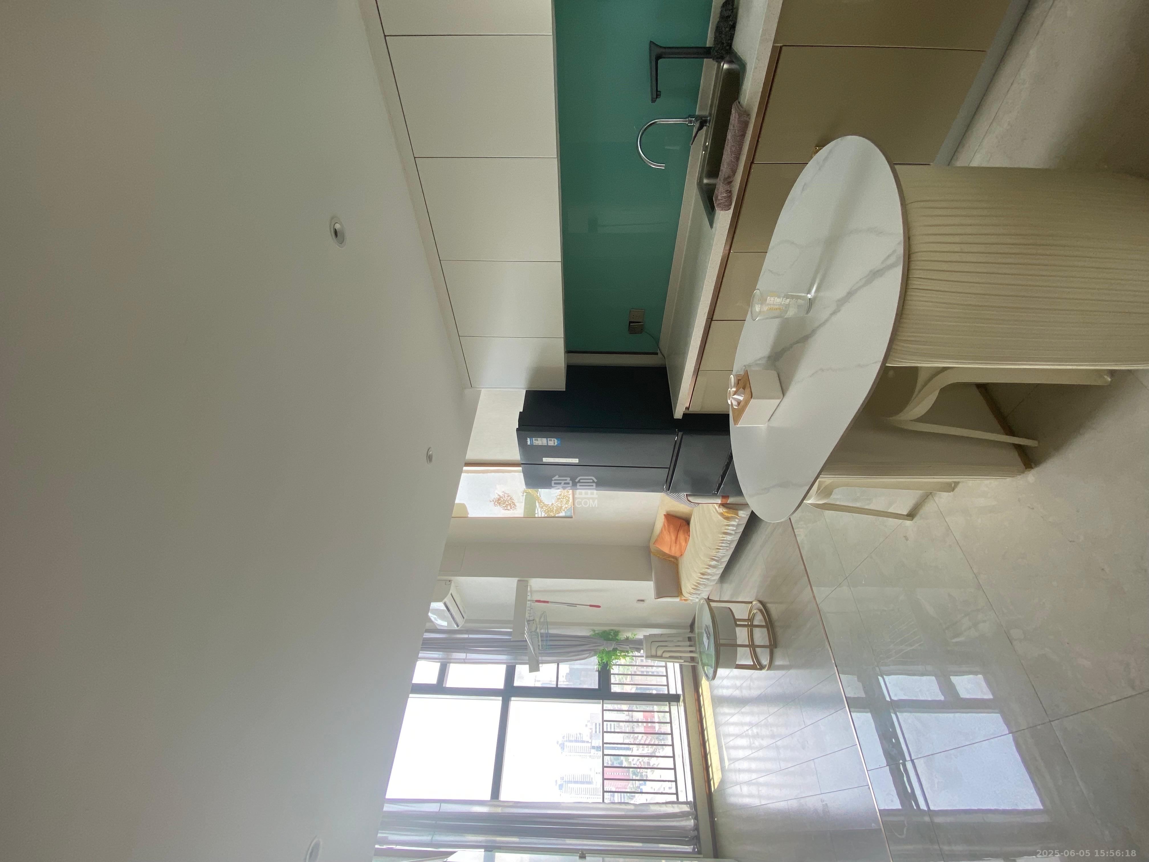 华远华时代  3室2厅2卫   4000.00元/月室内图