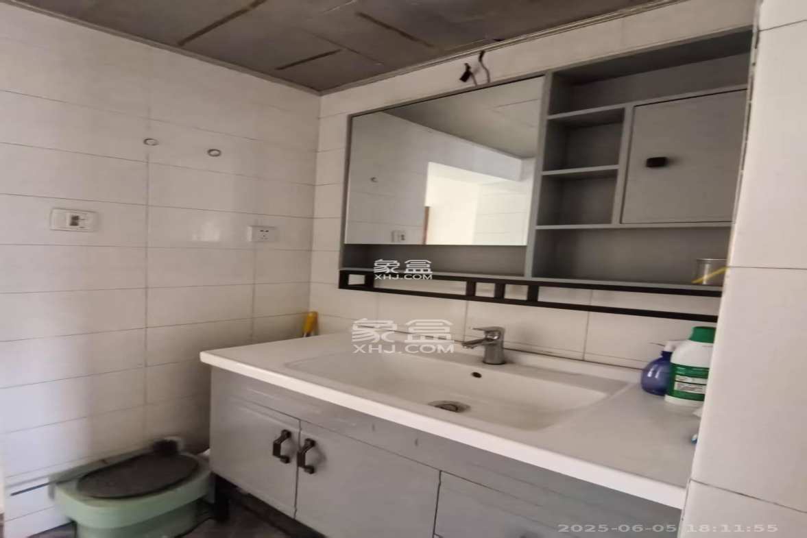 五一华府 4室2厅2卫 4900.0元/月 五一华府 4室2厅2卫 4900.0元/月室内图