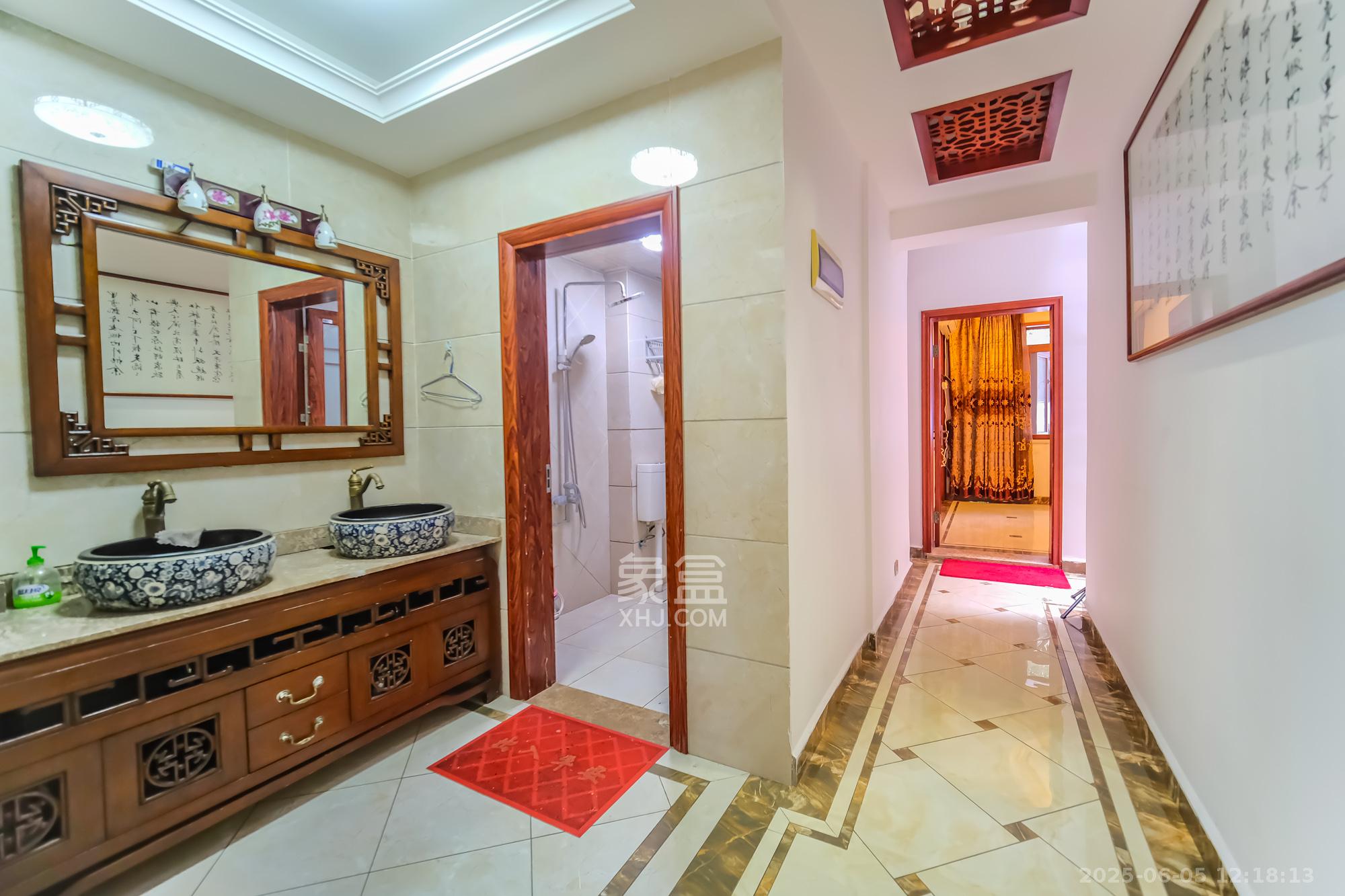 山水湾  5室3厅3卫    420.0万 山水湾  5室3厅3卫    420.0万卫生间