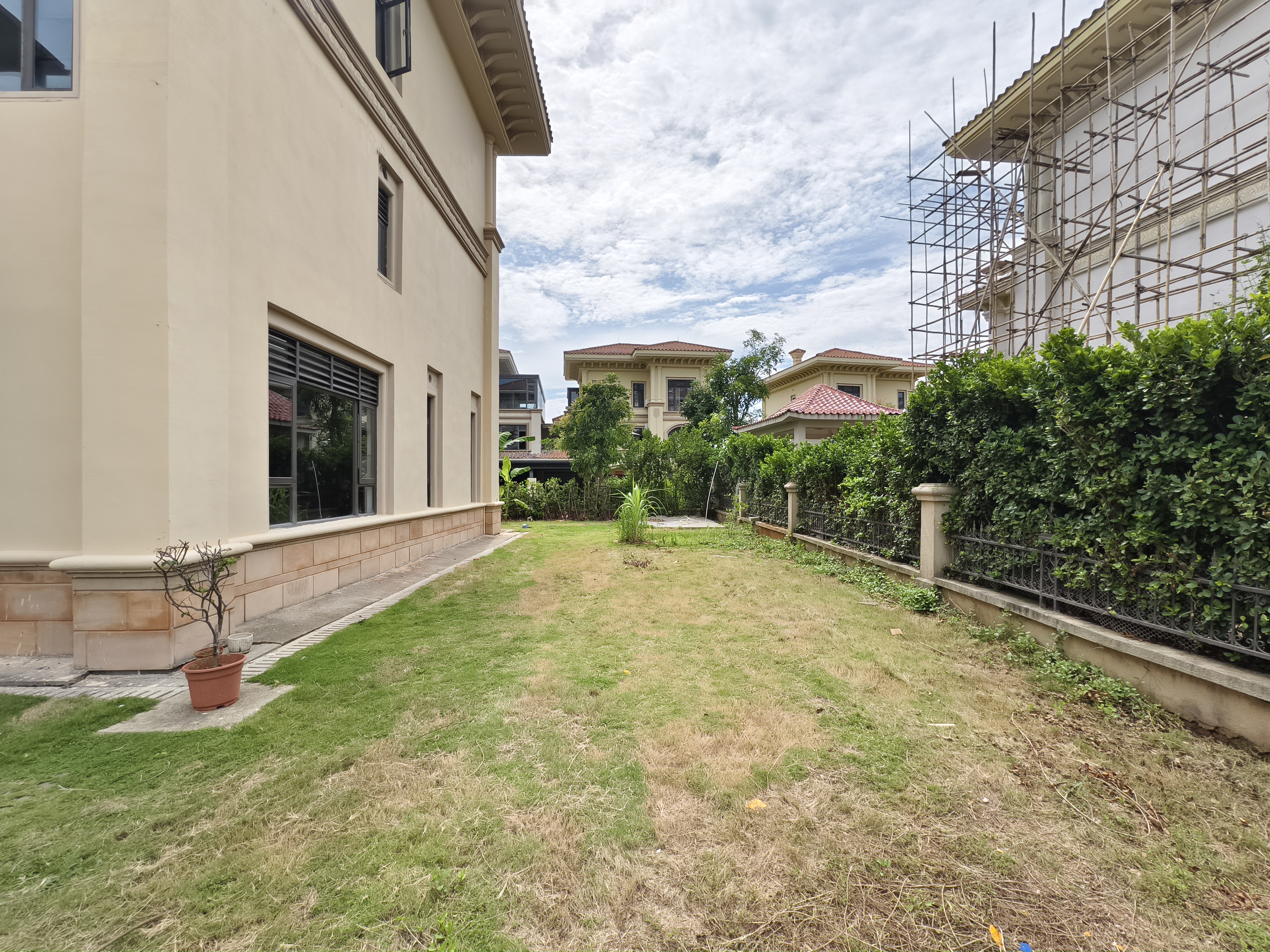 恒大美丽沙悦澜府 5室2厅2卫 19000.0元/月 恒大美丽沙悦澜府 5室2厅2卫 19000.0元/月室内图