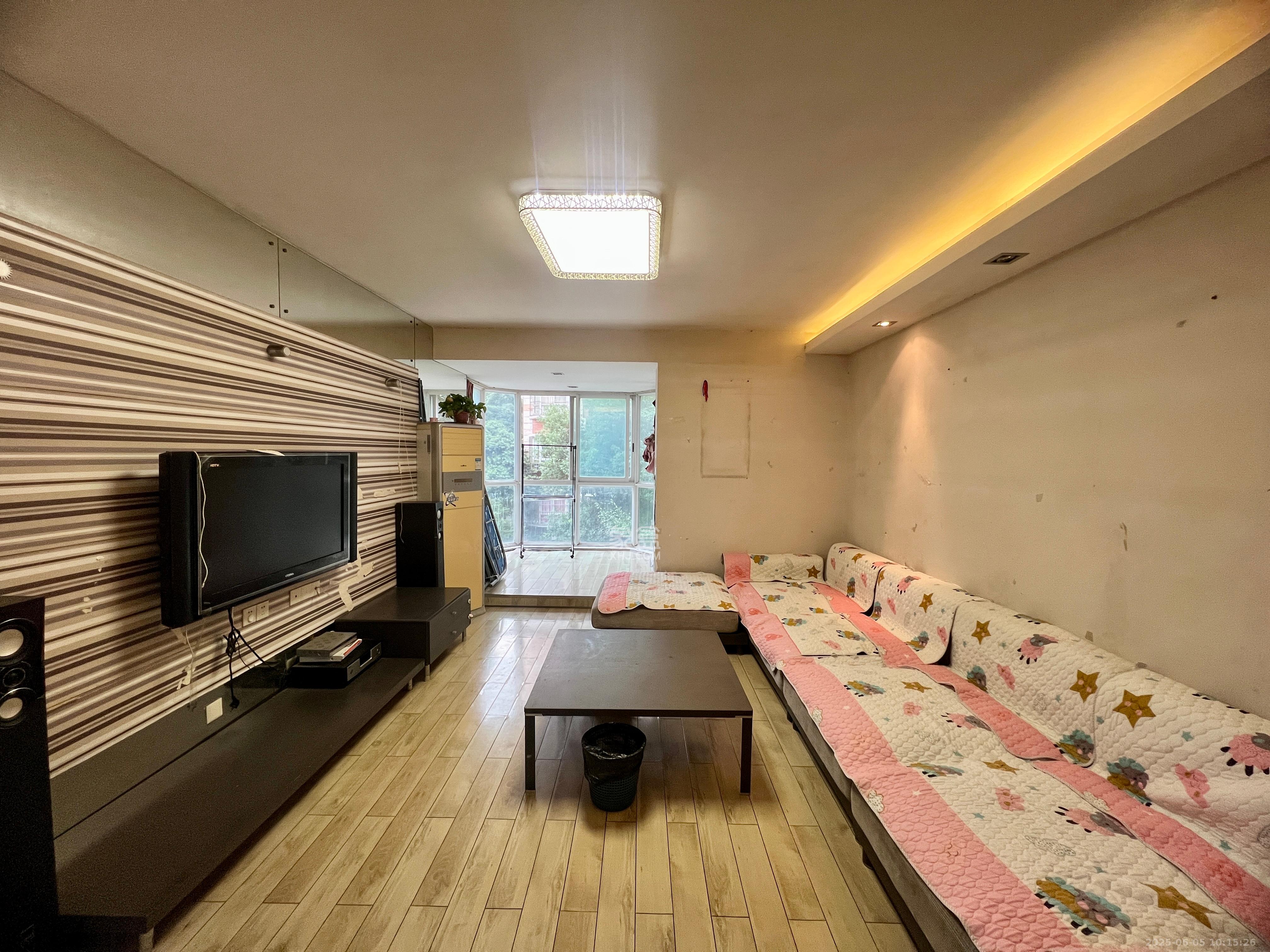 山水庭院  2室2厅1卫    1600.0元/月 山水庭院  2室2厅1卫    1600.0元/月室内图