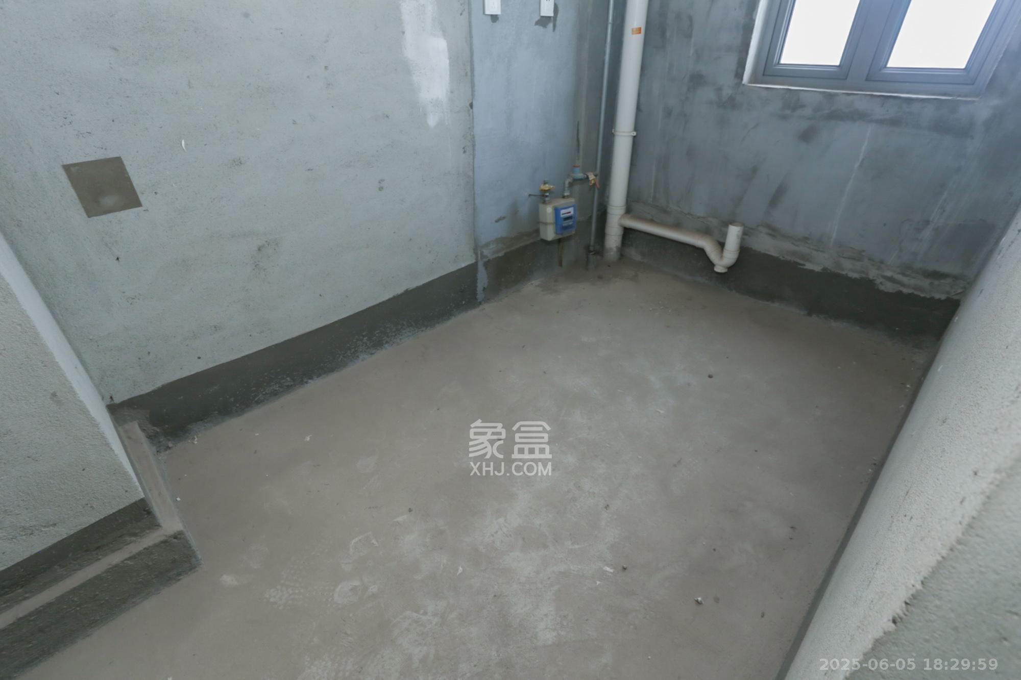 八方小区C区  3室2厅2卫   339.00万厨房