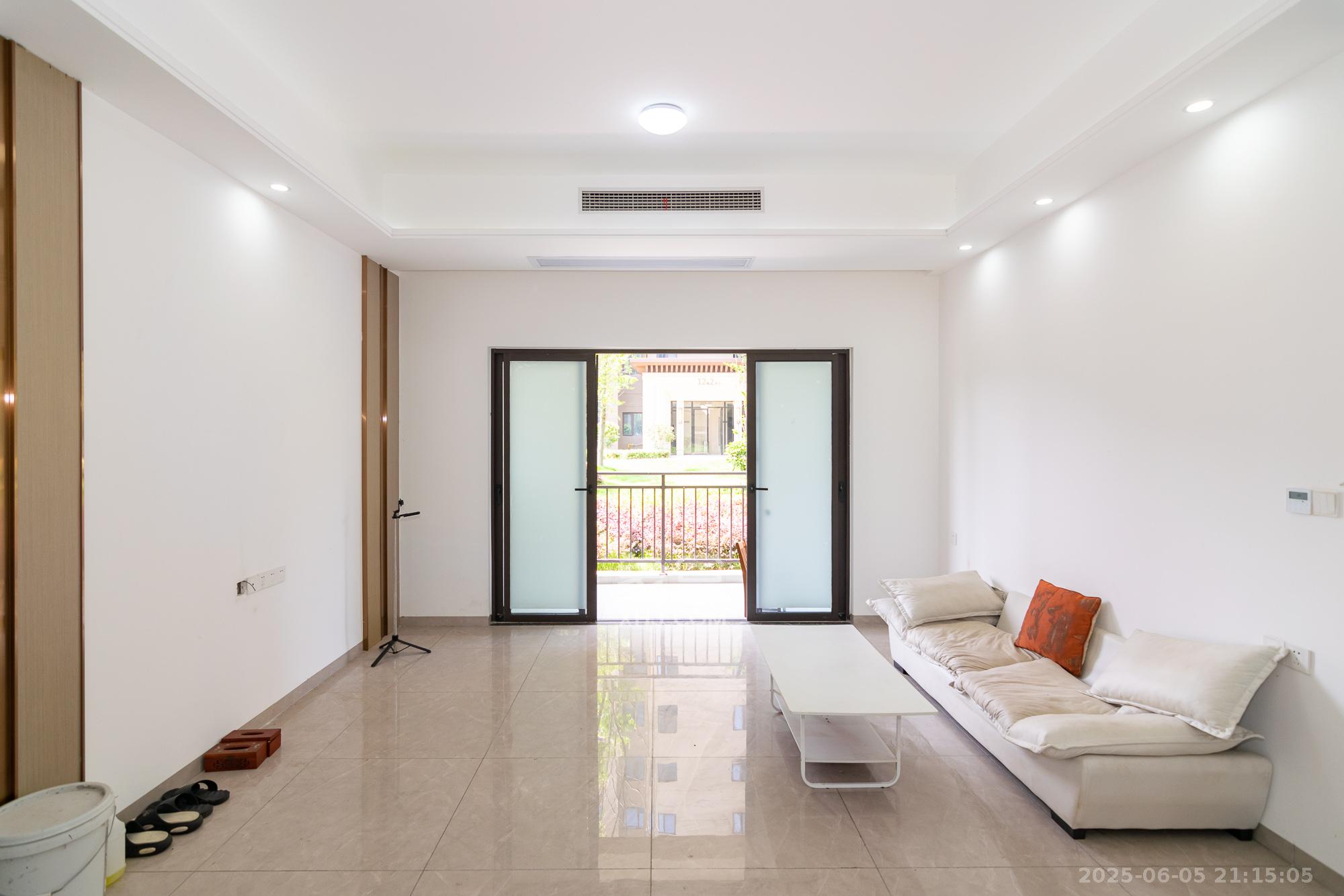 春晖花园  3室2厅2卫    103.0万 春晖花园  3室2厅2卫    103.0万客厅