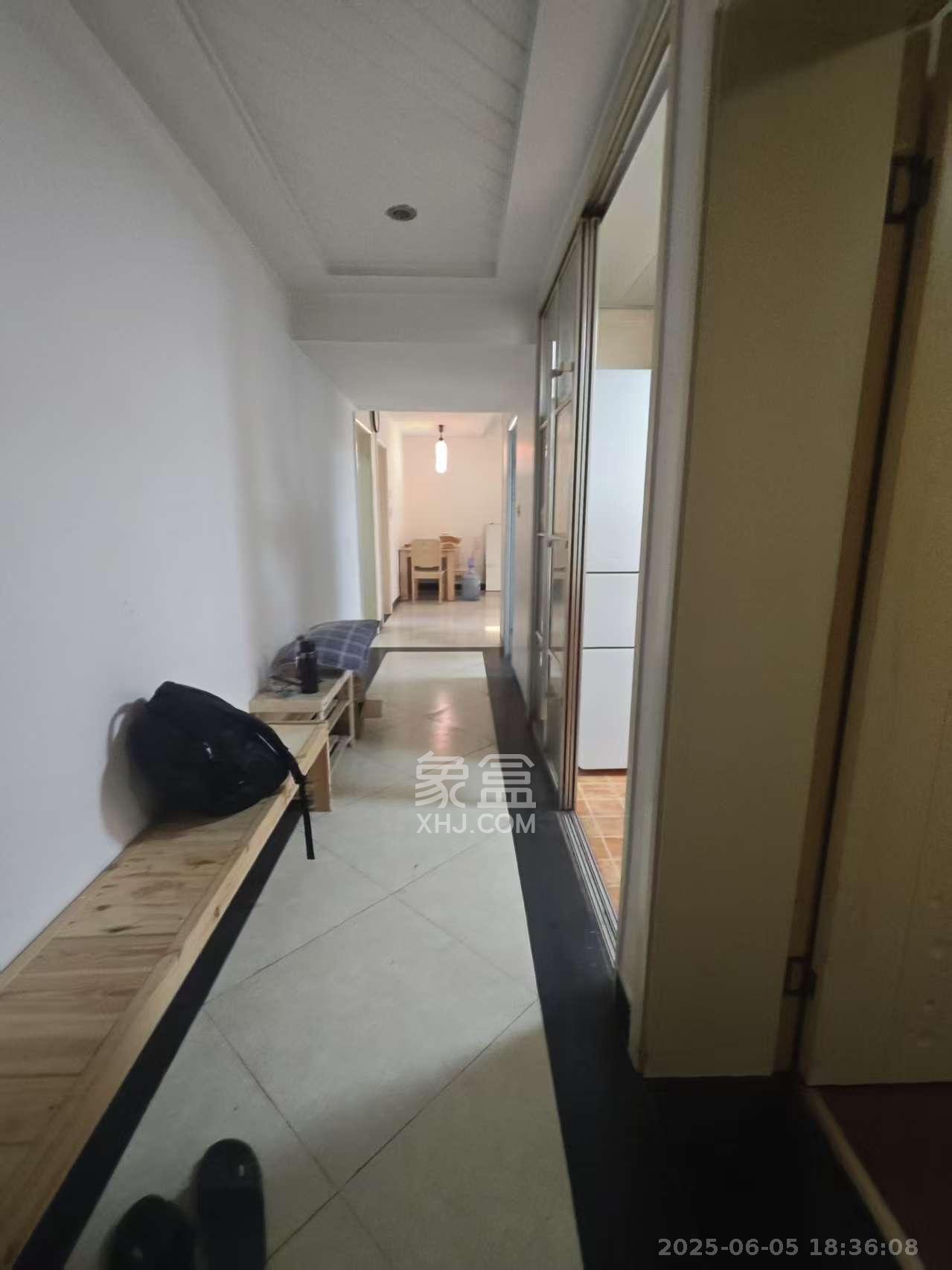 德润园  3室2厅1卫   2300.00元/月室内图