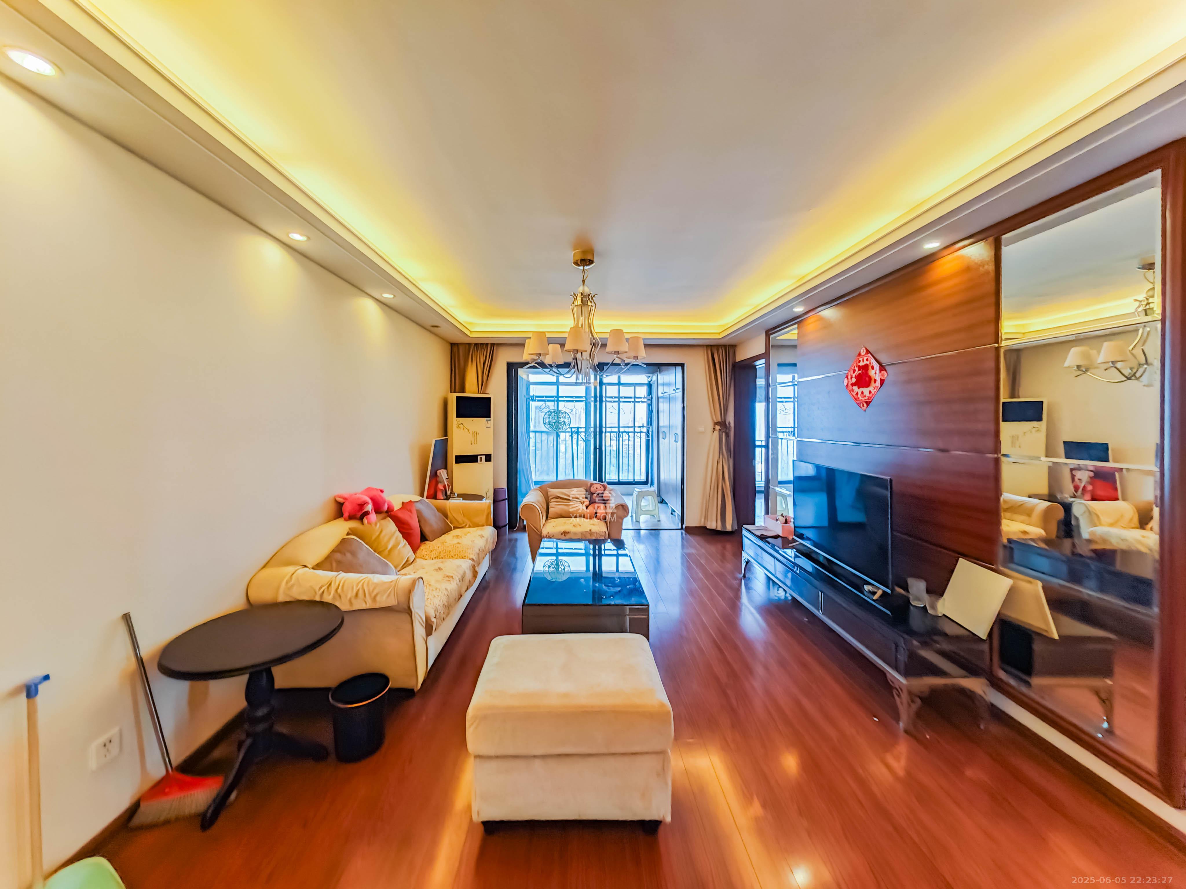 万科金域华府二期  3室2厅1卫    95.0万其他